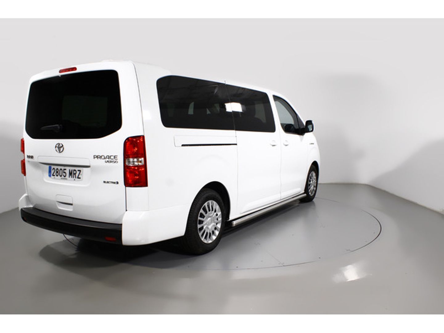 Toyota Proace Verso EV VX Plus Shuttle