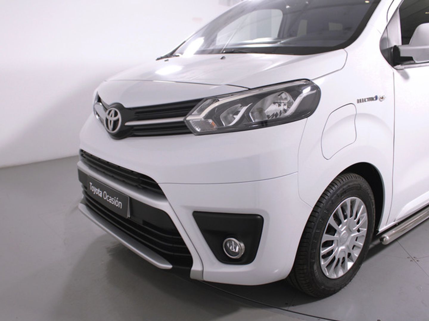 Toyota Proace Verso EV VX Plus Shuttle