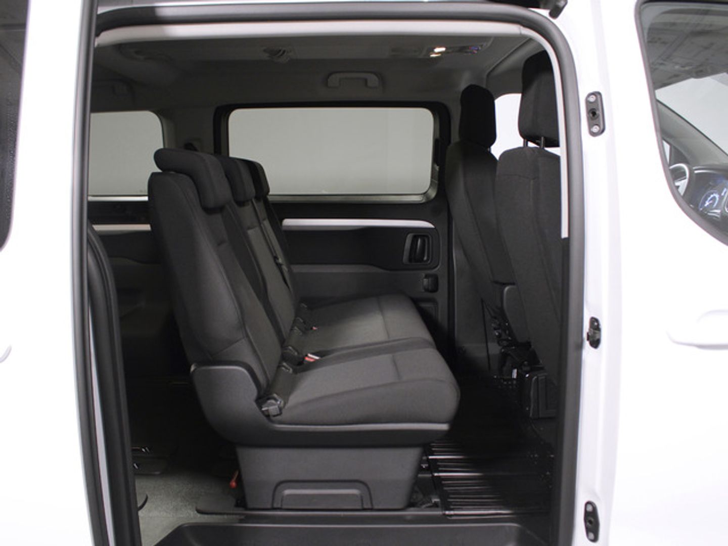 Toyota Proace Verso EV VX Plus Shuttle