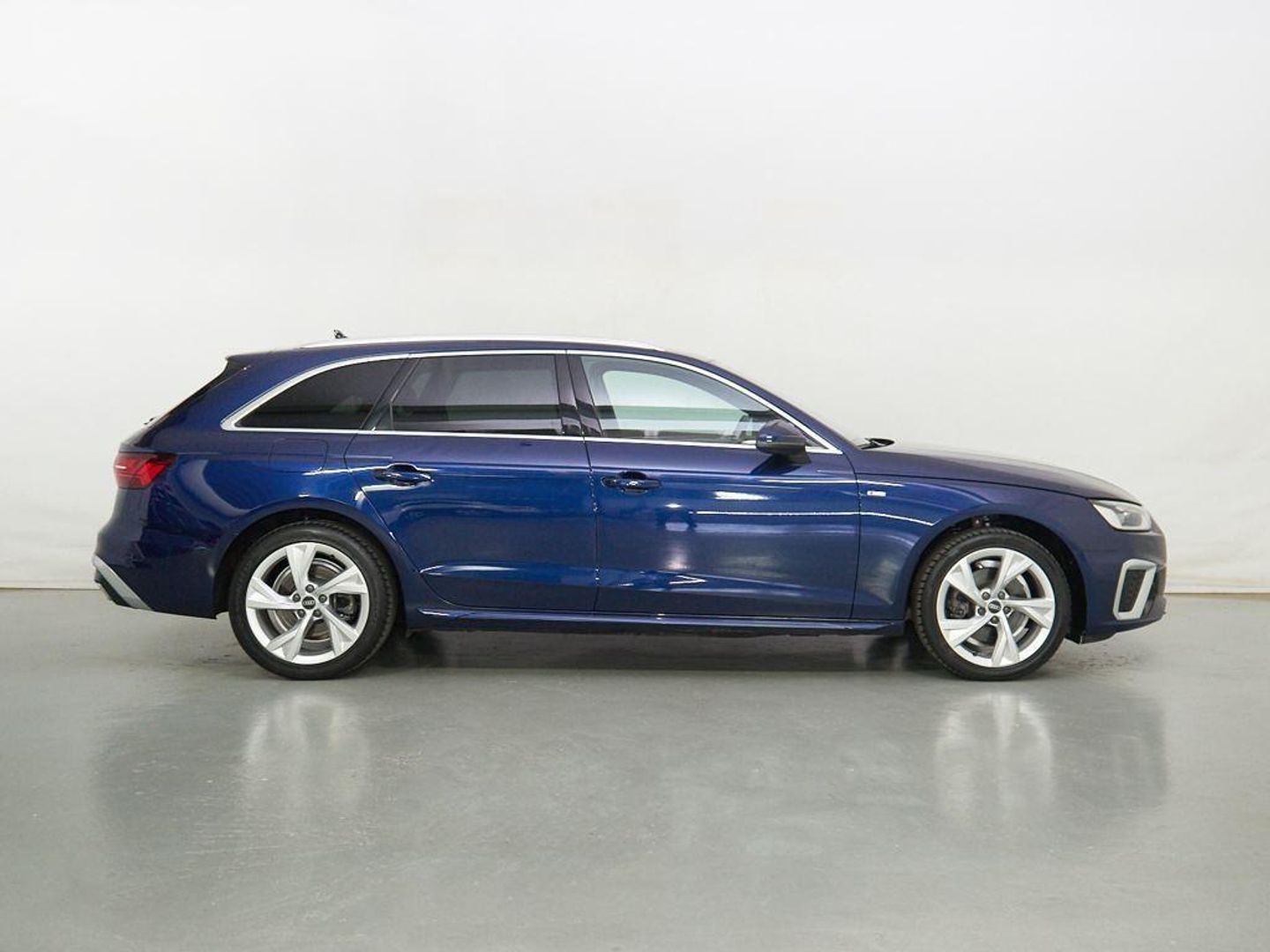 Audi A4 Avant 35 TDI S line