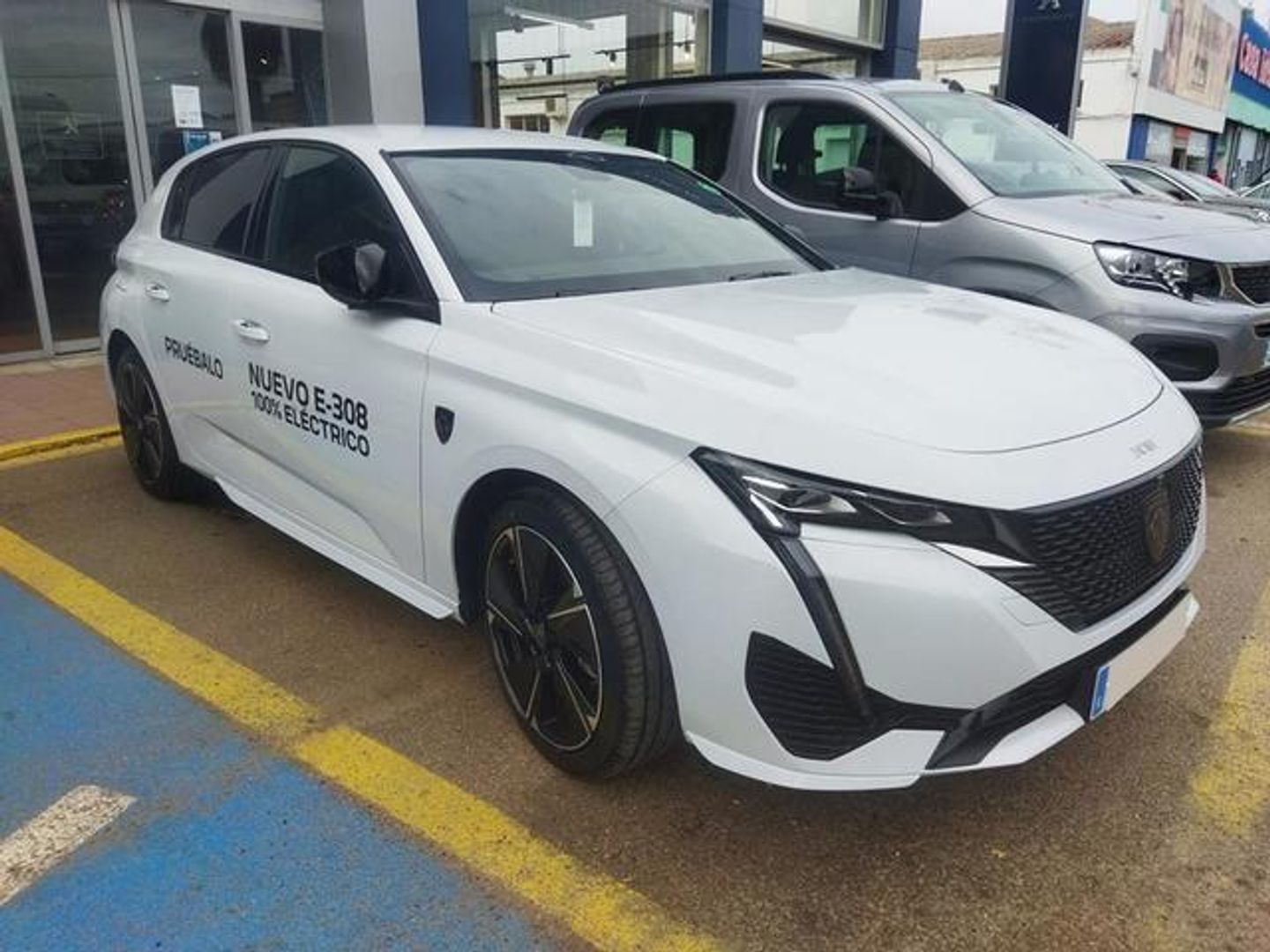 Peugeot e-308 First Edition First Edition Blanco Sedan