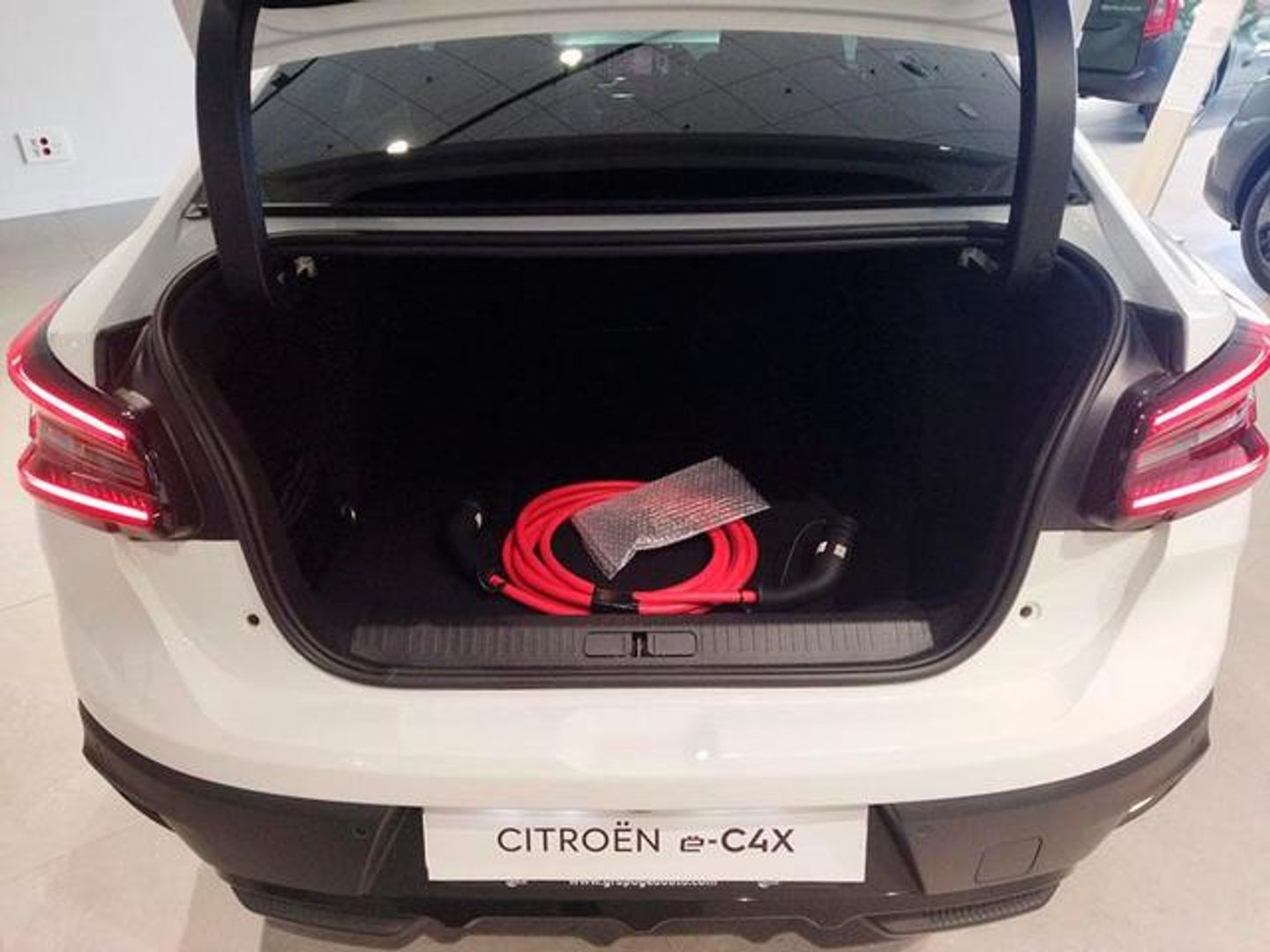 Citroen ë-C4 X 50KWh eléctrico Shine 100 kW (136 CV)
