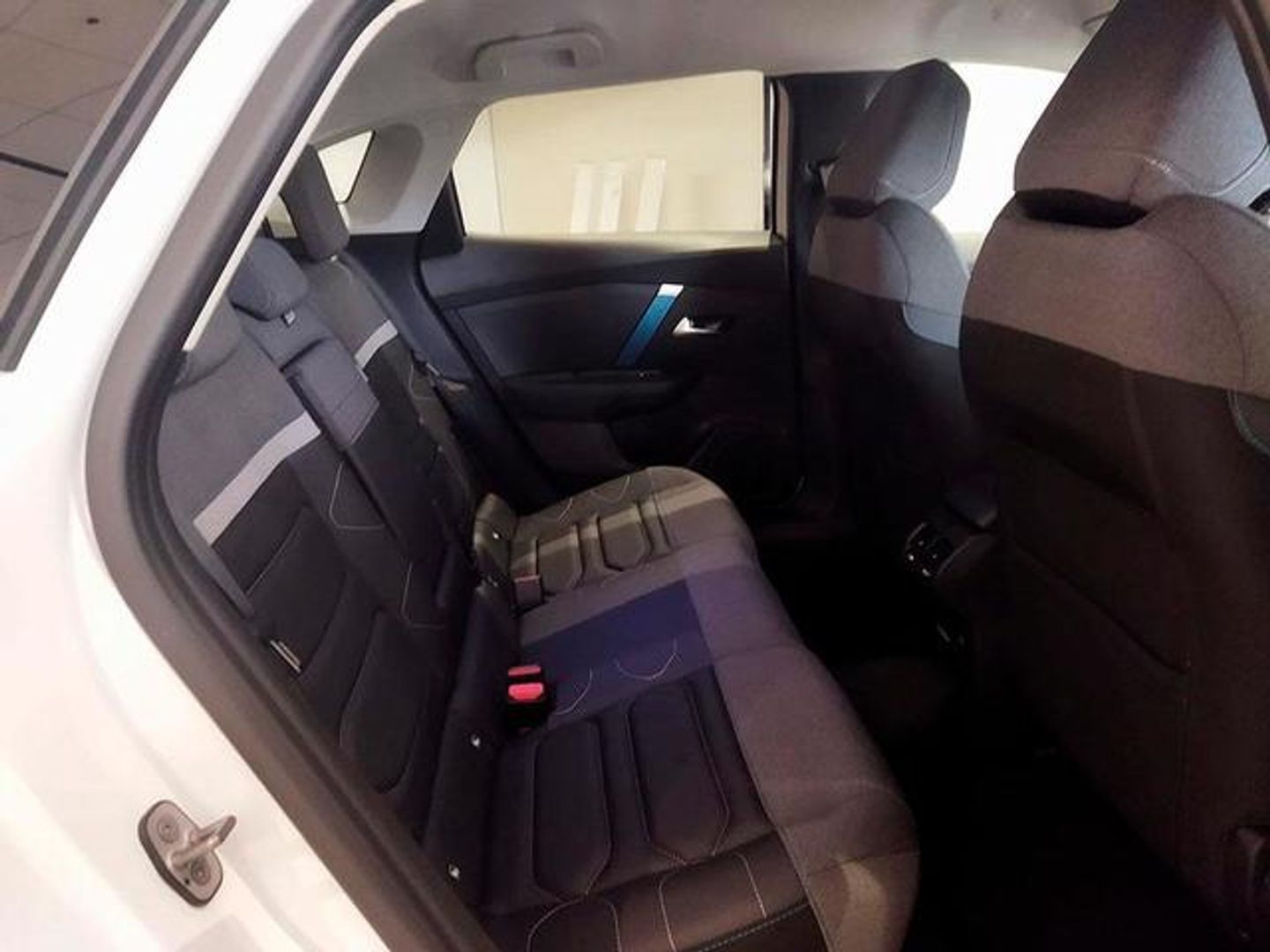 Citroen ë-C4 X 50KWh eléctrico Shine 100 kW (136 CV)