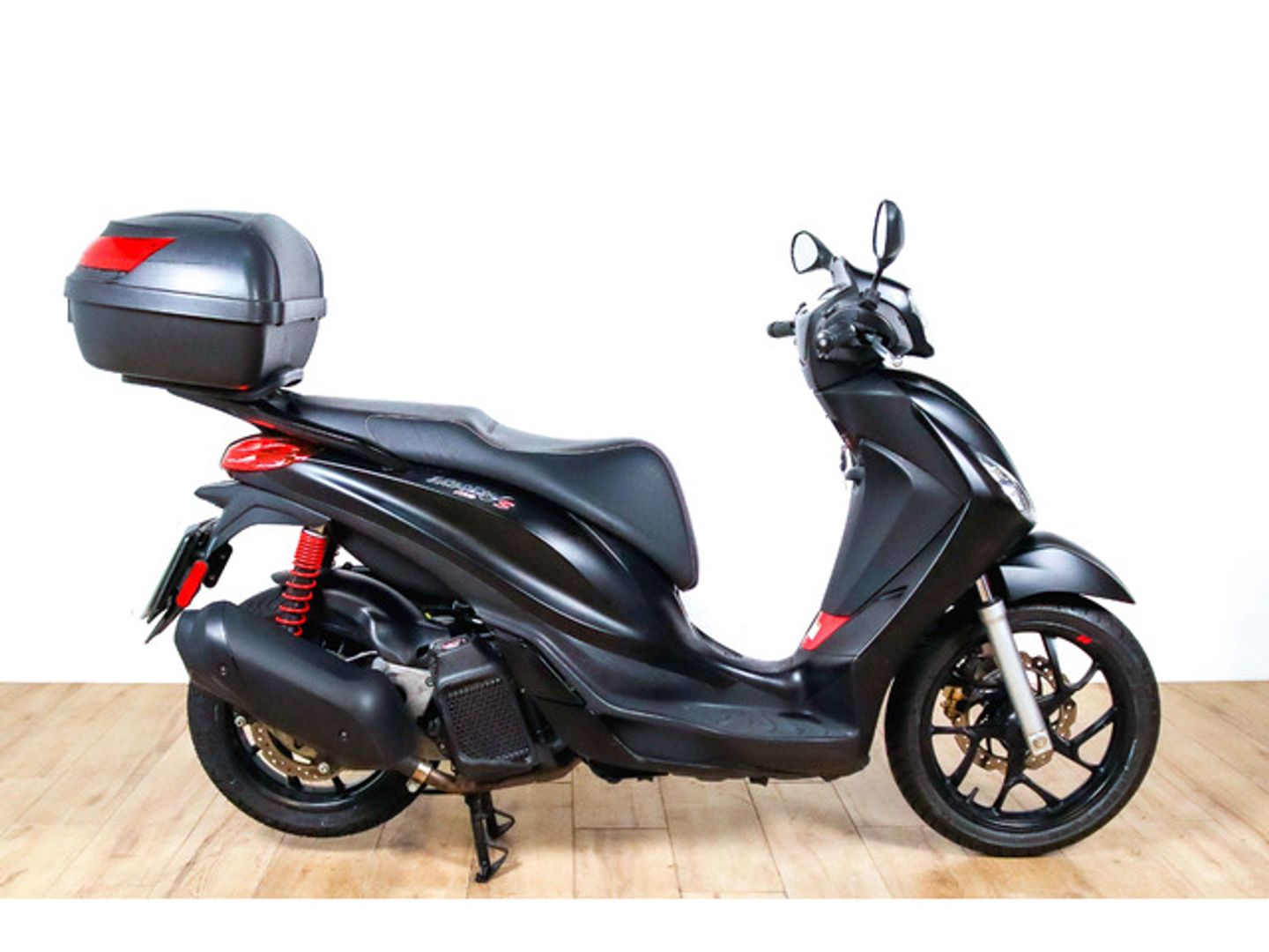 Piaggio MEDLEY 125 S I-GET Negro Motorcycle