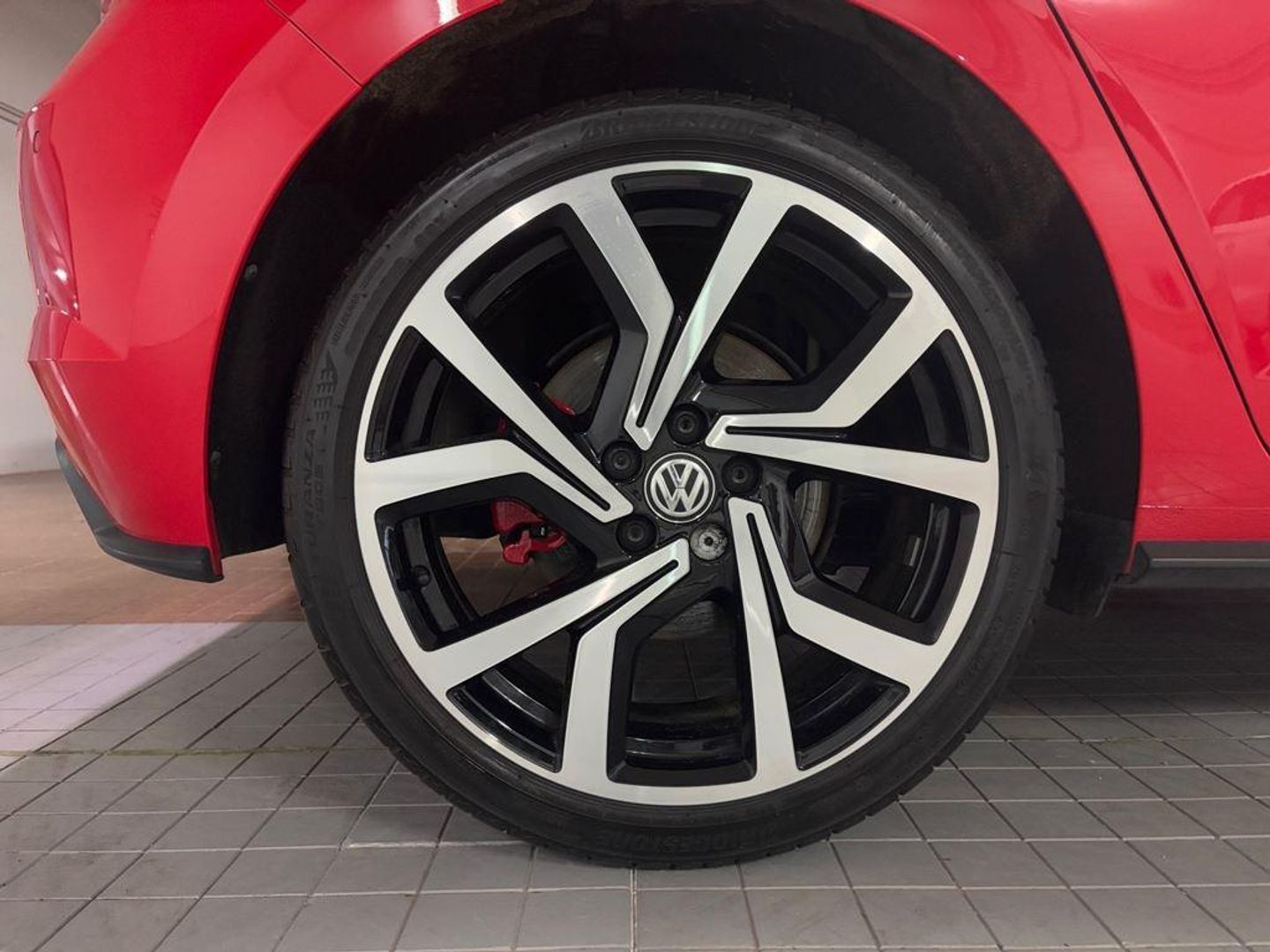 Volkswagen Polo 2.0 TSI GTI