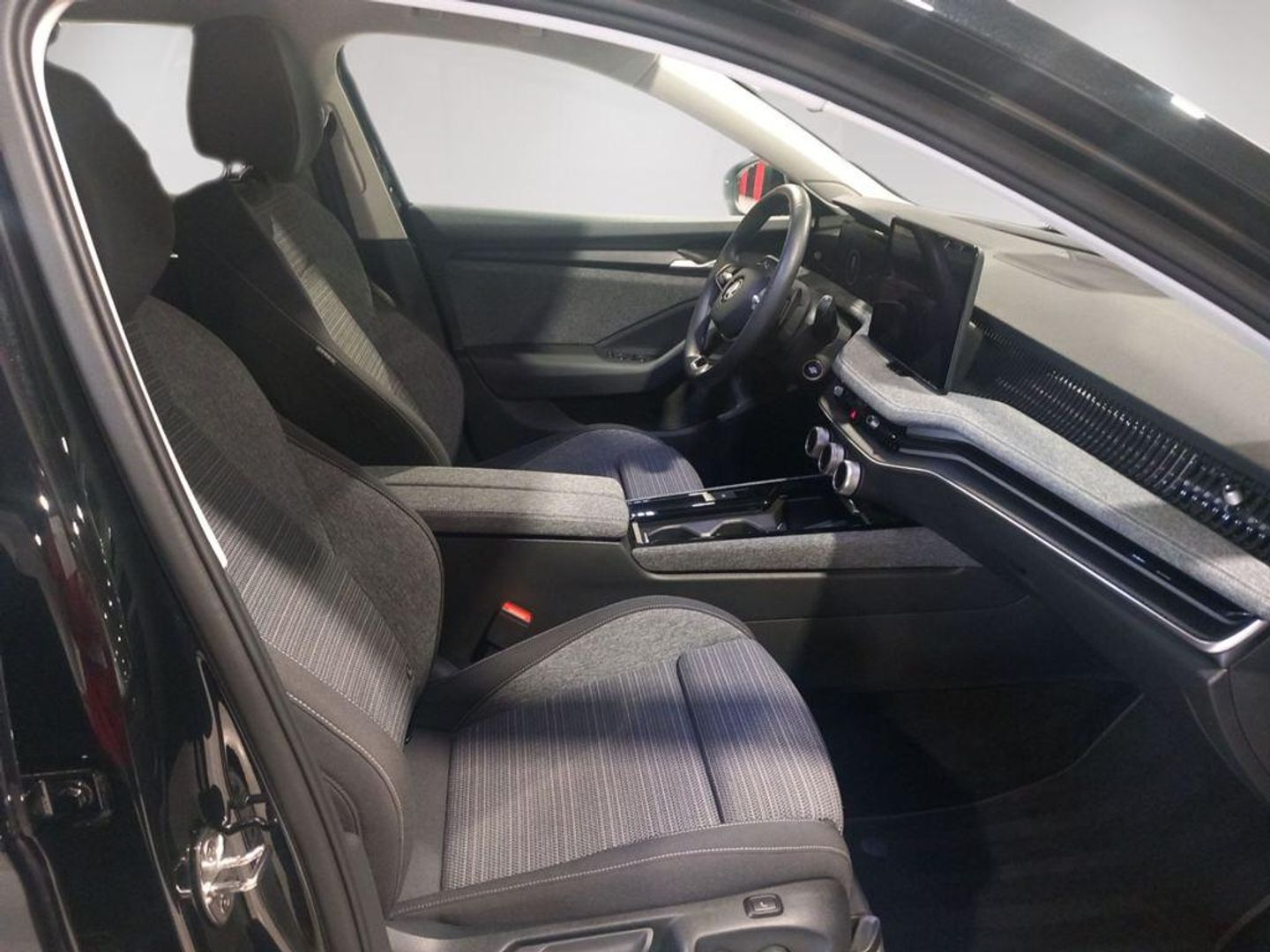 Skoda Superb Combi 1.5 TSI m-HEV Selection DSG 110 kW (150 CV)