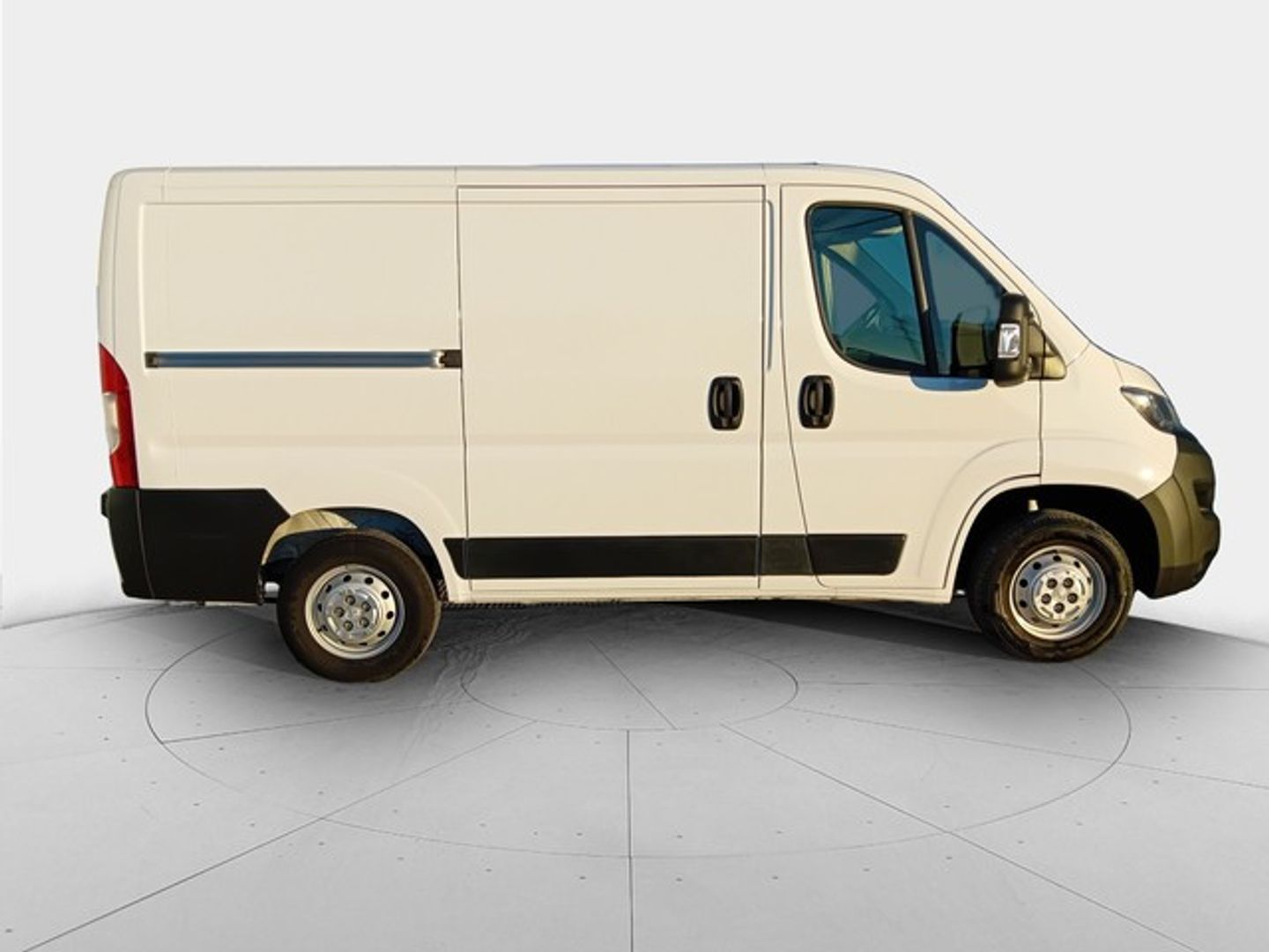 Peugeot Boxer Furgon BlueHDi 140 S&S Pack 330 L1 H1 103 kW (140 CV)