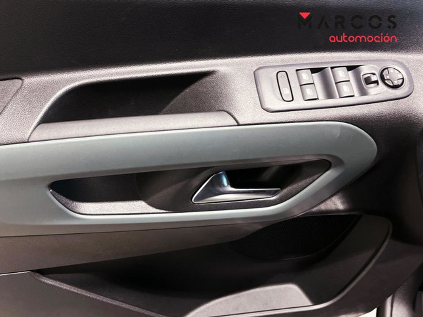 Citroen ë-Berlingo Shine Talla M 50kWh 100 kW (136 CV)