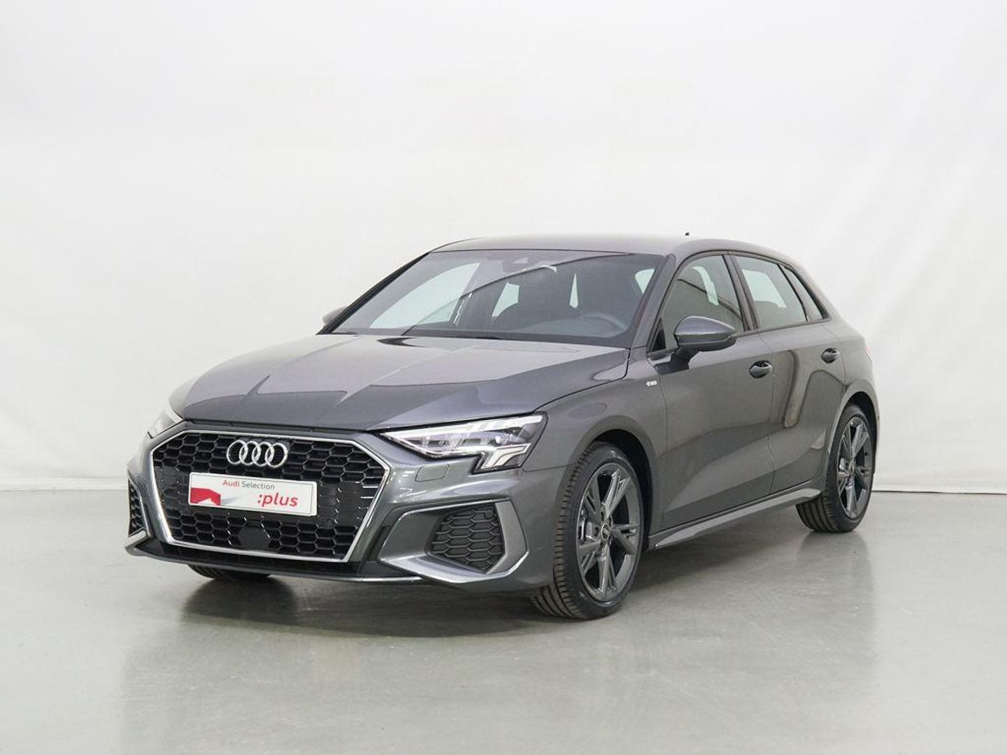 Audi A3 Sportback 30 TFSI S line Gris Compact