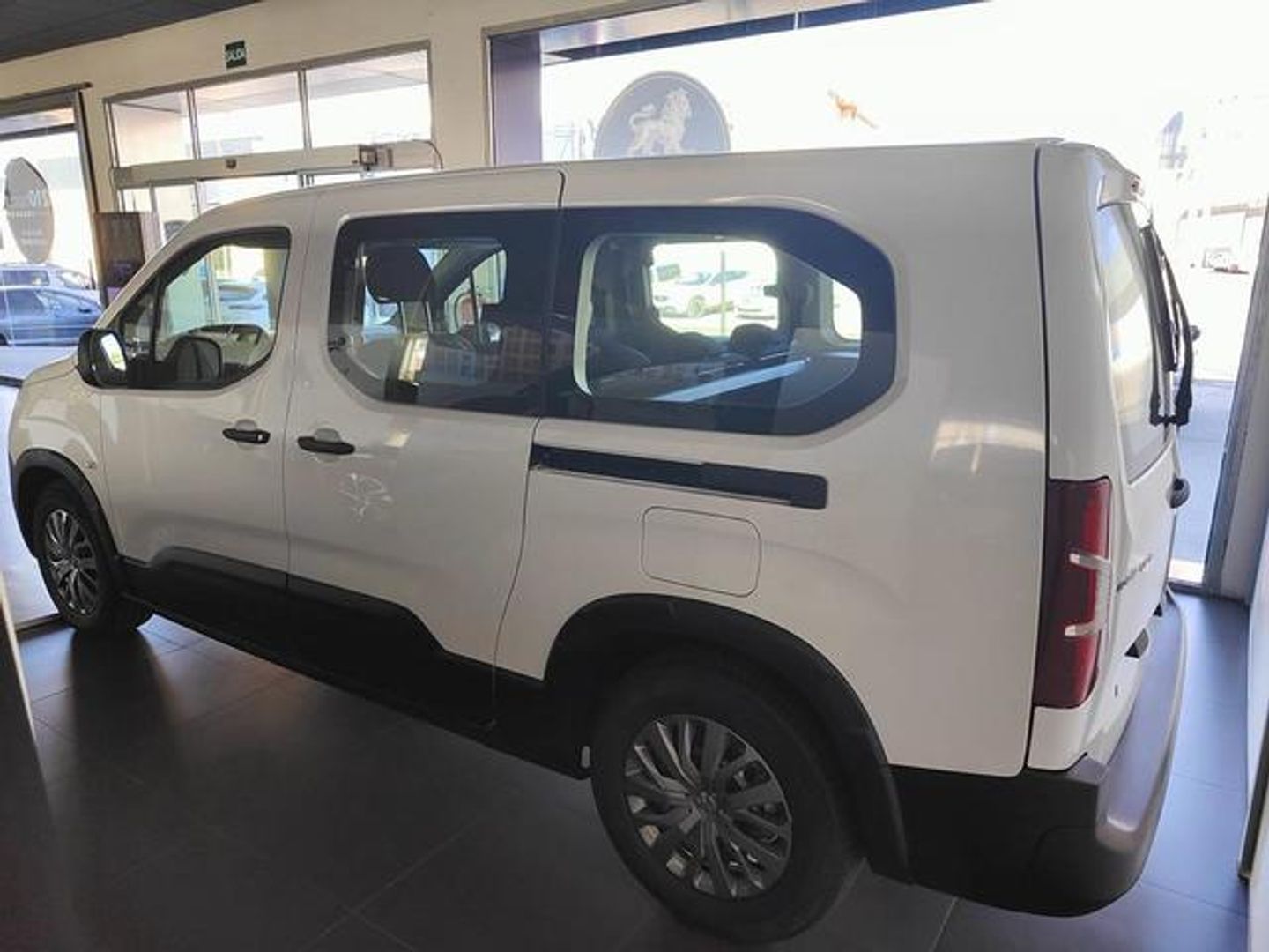 Peugeot e-Rifter Active Pack Long 100 kW (136 CV)