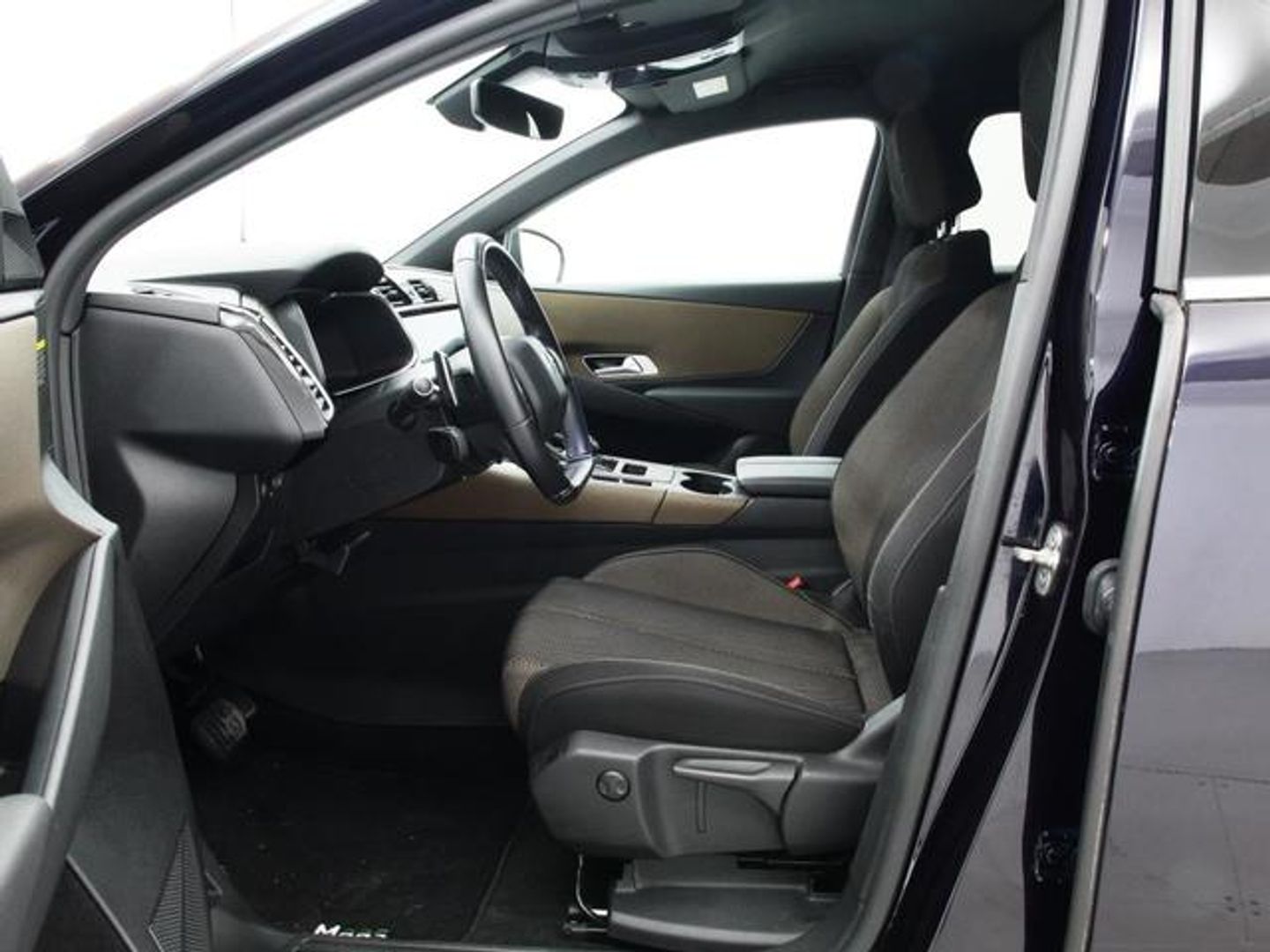 DS DS7 Crossback BlueHDi 130 DE Bastille + AT 96 kW (130 CV)