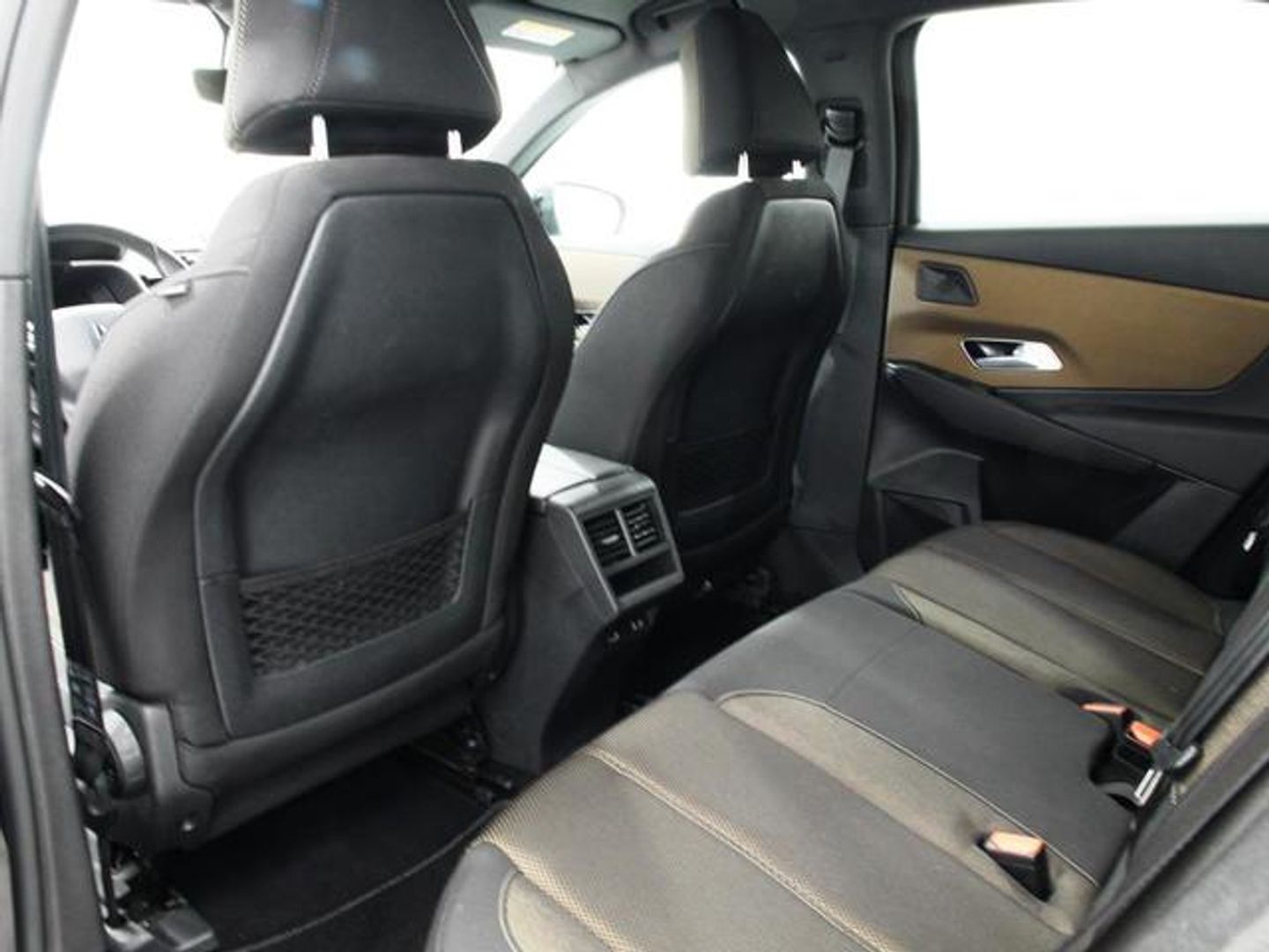 DS DS7 Crossback BlueHDi 130 DE Bastille + AT 96 kW (130 CV)
