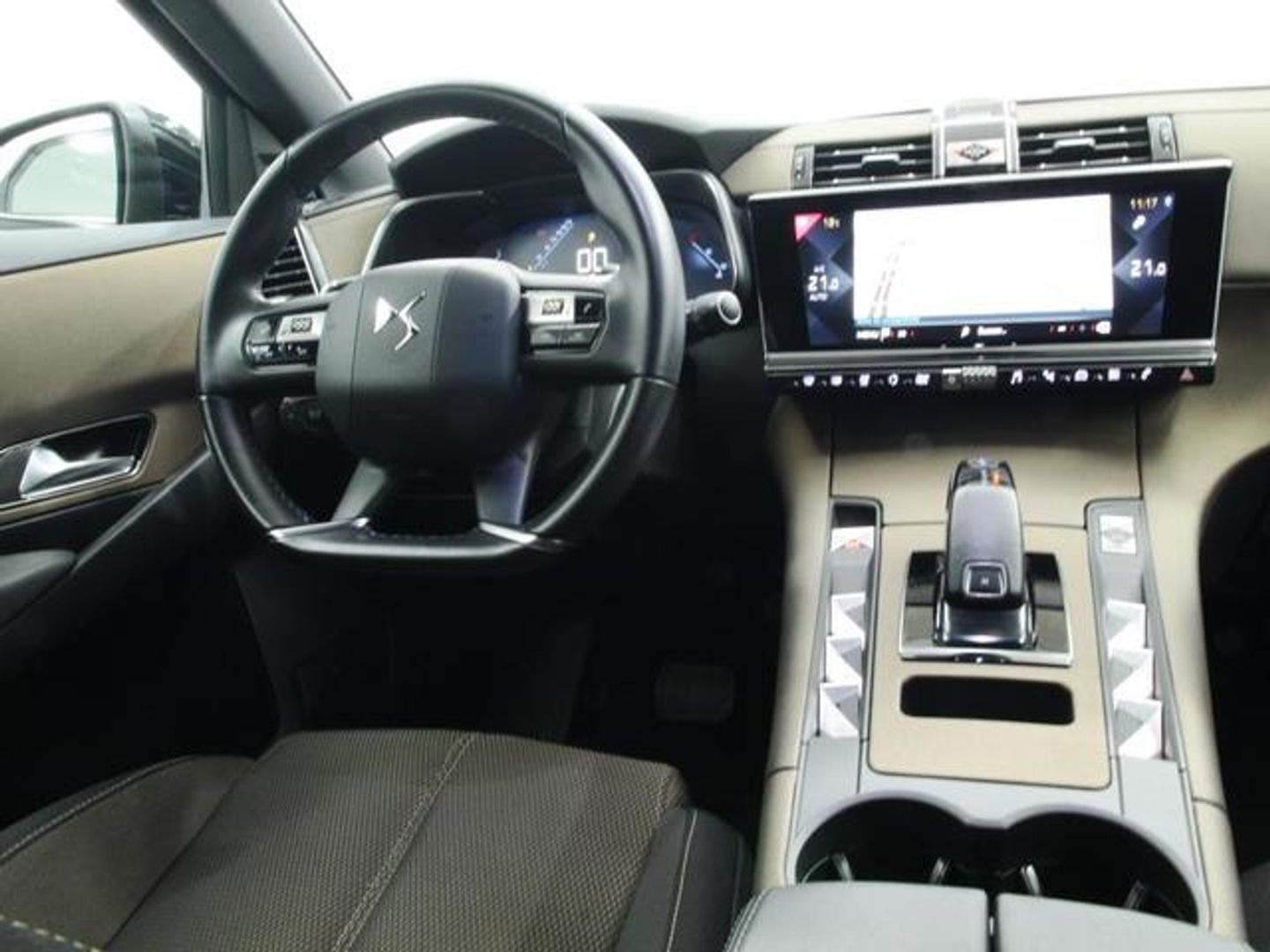 DS DS7 Crossback BlueHDi 130 DE Bastille + AT 96 kW (130 CV)