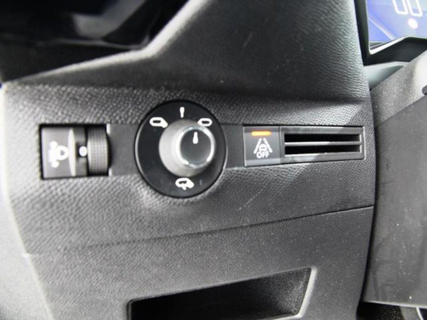 DS DS7 Crossback BlueHDi 130 DE Bastille + AT 96 kW (130 CV)