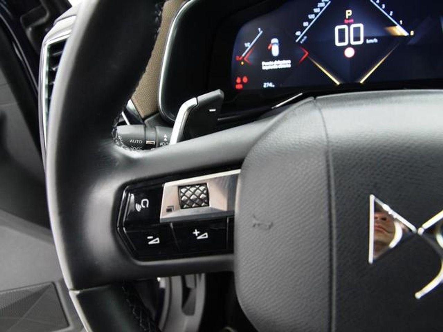 DS DS7 Crossback BlueHDi 130 DE Bastille + AT 96 kW (130 CV)