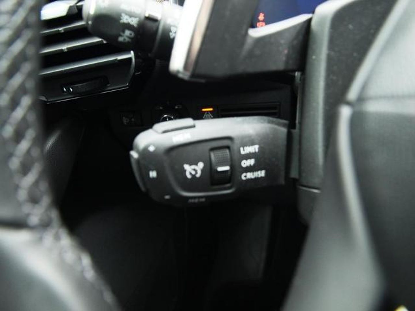 DS DS7 Crossback BlueHDi 130 DE Bastille + AT 96 kW (130 CV)