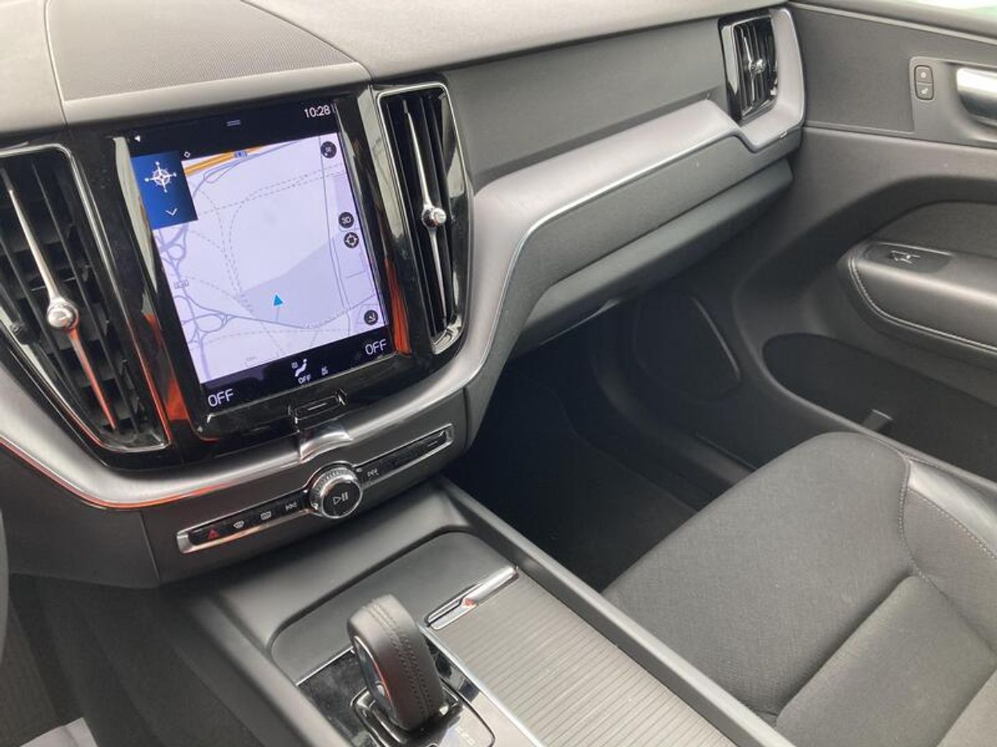 Volvo XC60 B4 D Momentum Pro AWD Auto 145 kW (197 CV)