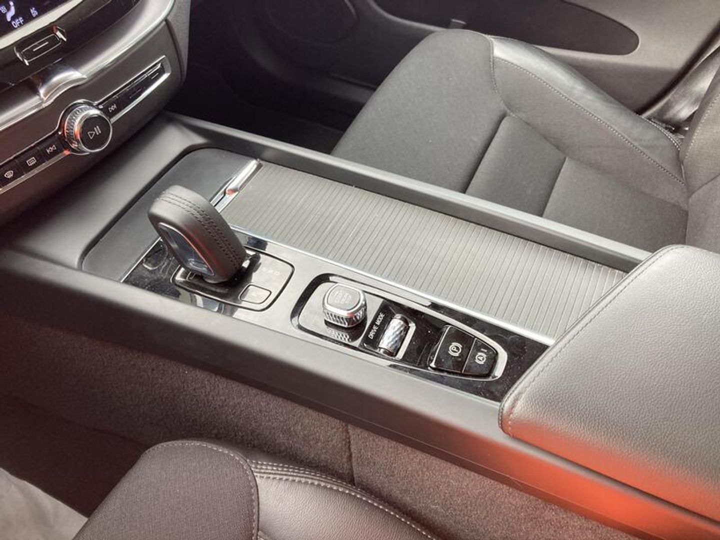 Volvo XC60 B4 D Momentum Pro AWD Auto 145 kW (197 CV)