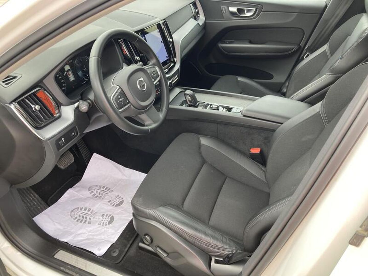 Volvo XC60 B4 D Momentum Pro AWD Auto 145 kW (197 CV)