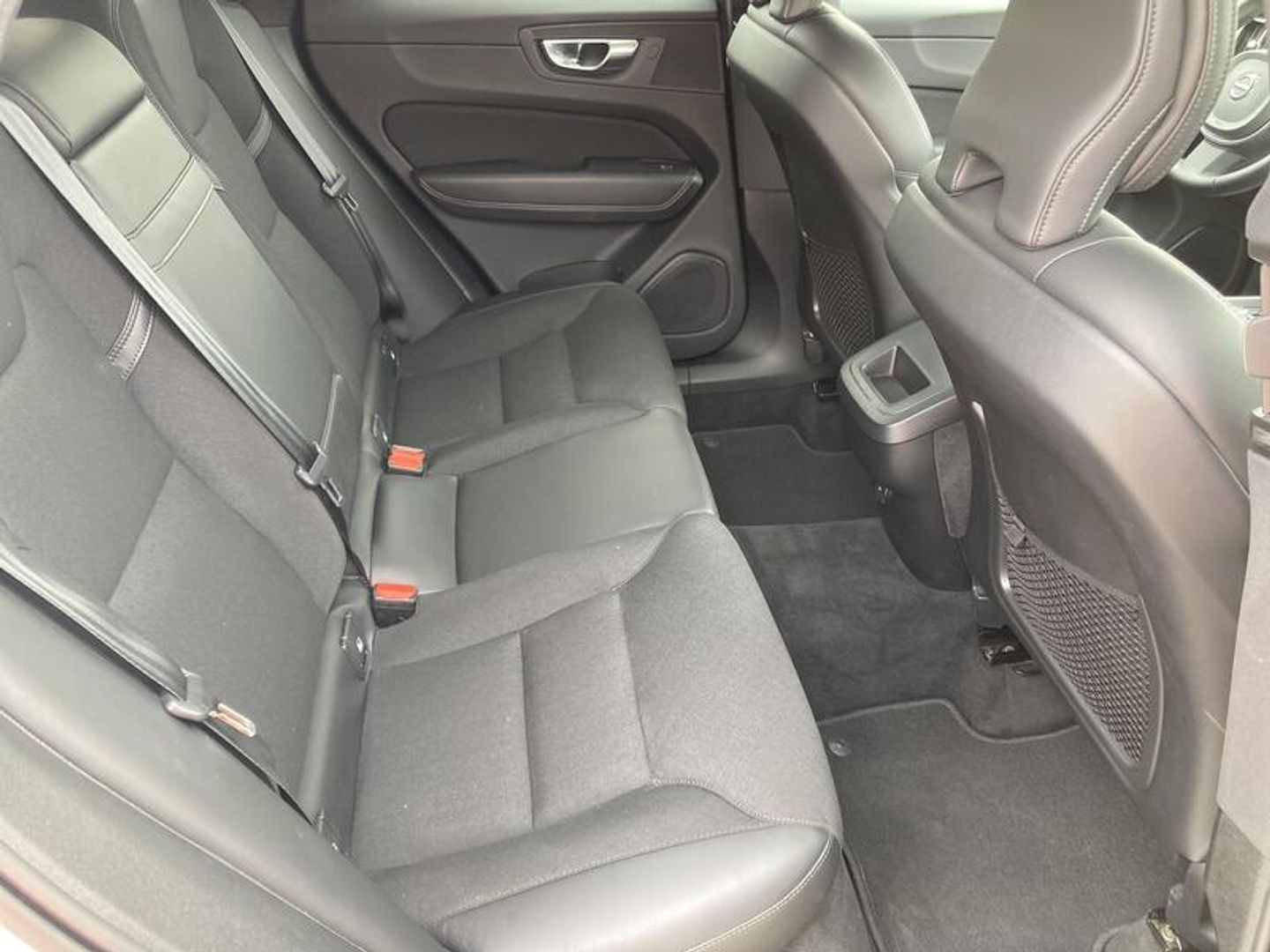 Volvo XC60 B4 D Momentum Pro AWD Auto 145 kW (197 CV)