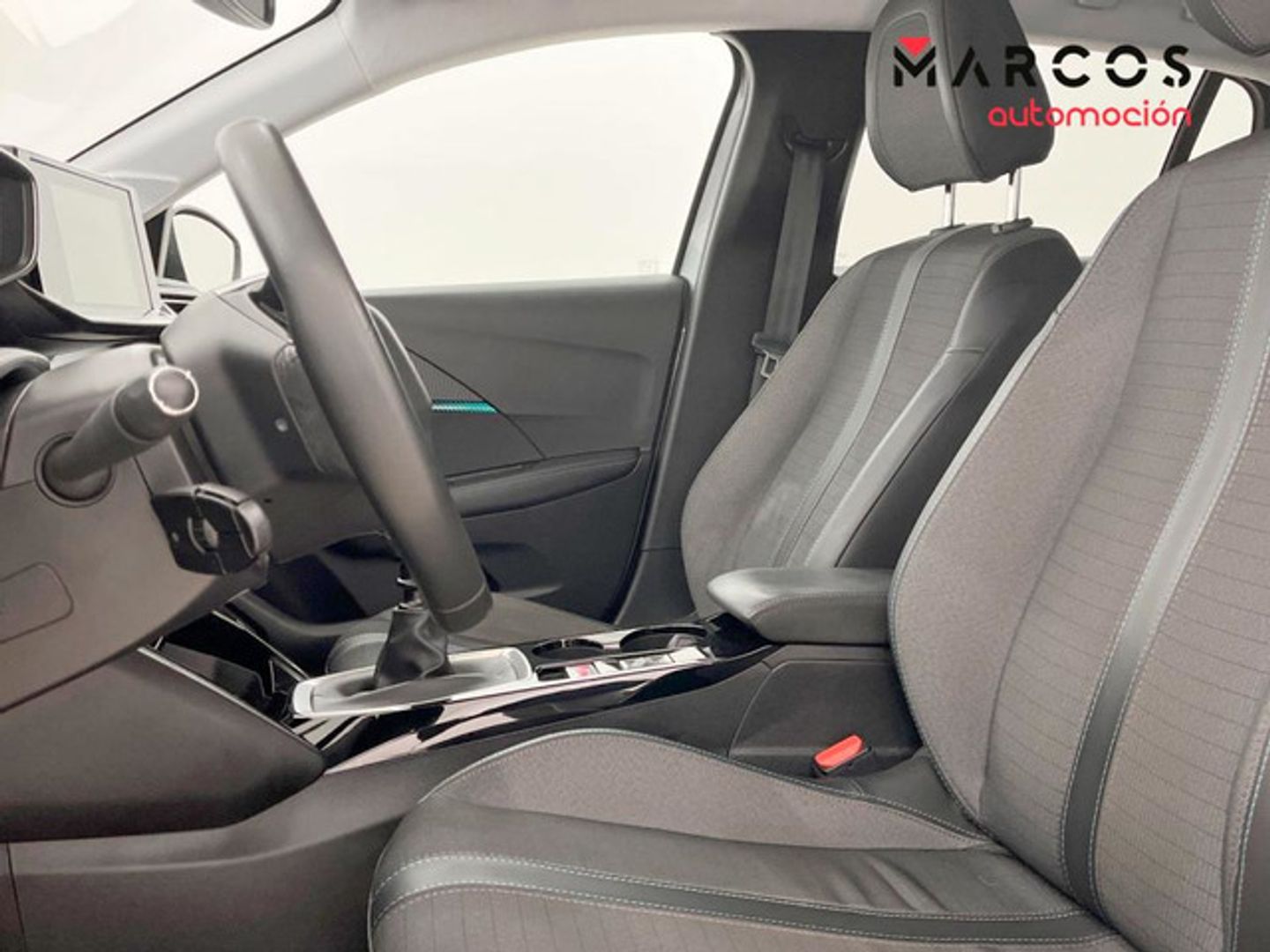 Peugeot 208 PureTech 100