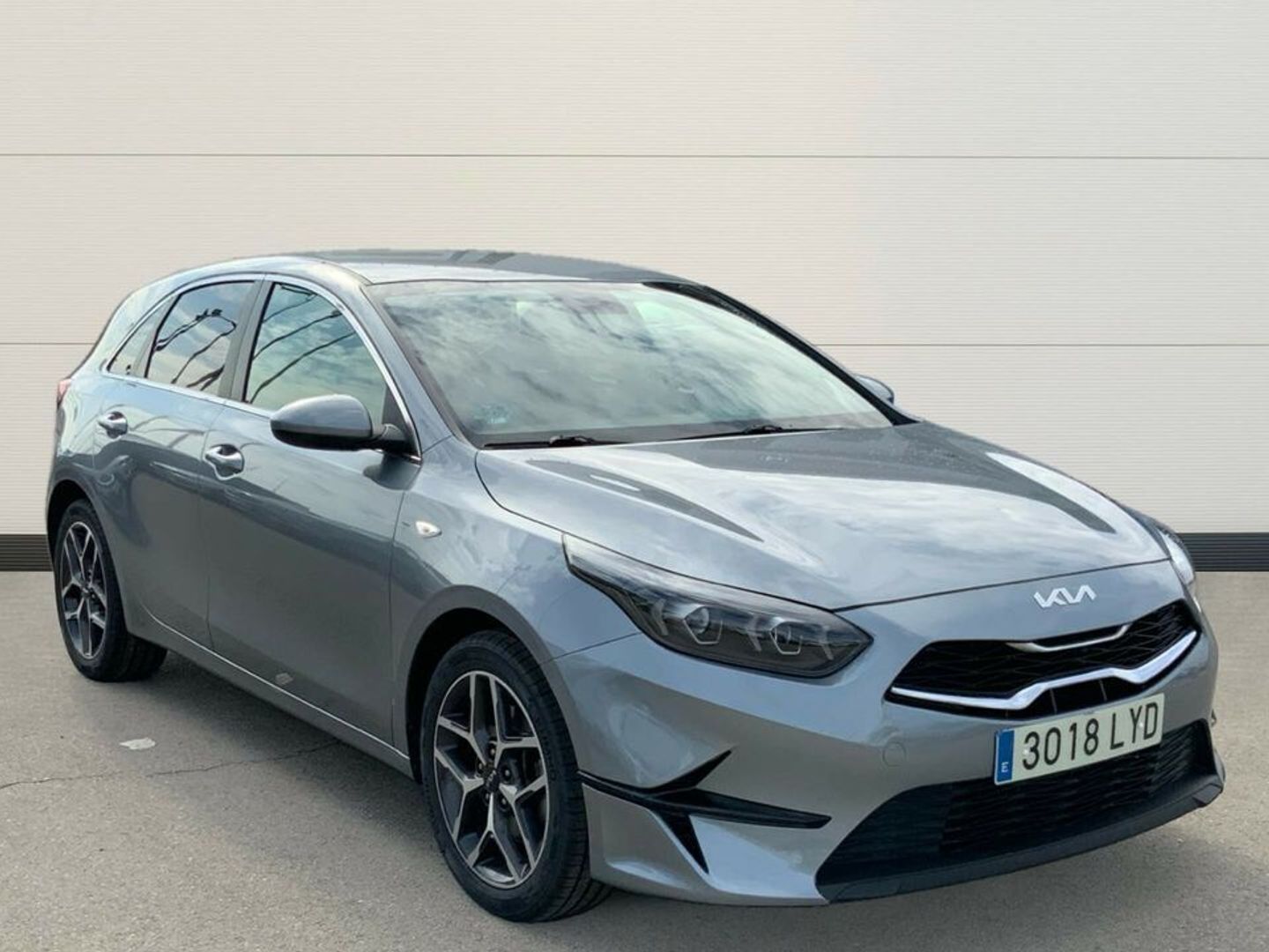 Kia Ceed 1.0 T-GDi Tech Gris Compact