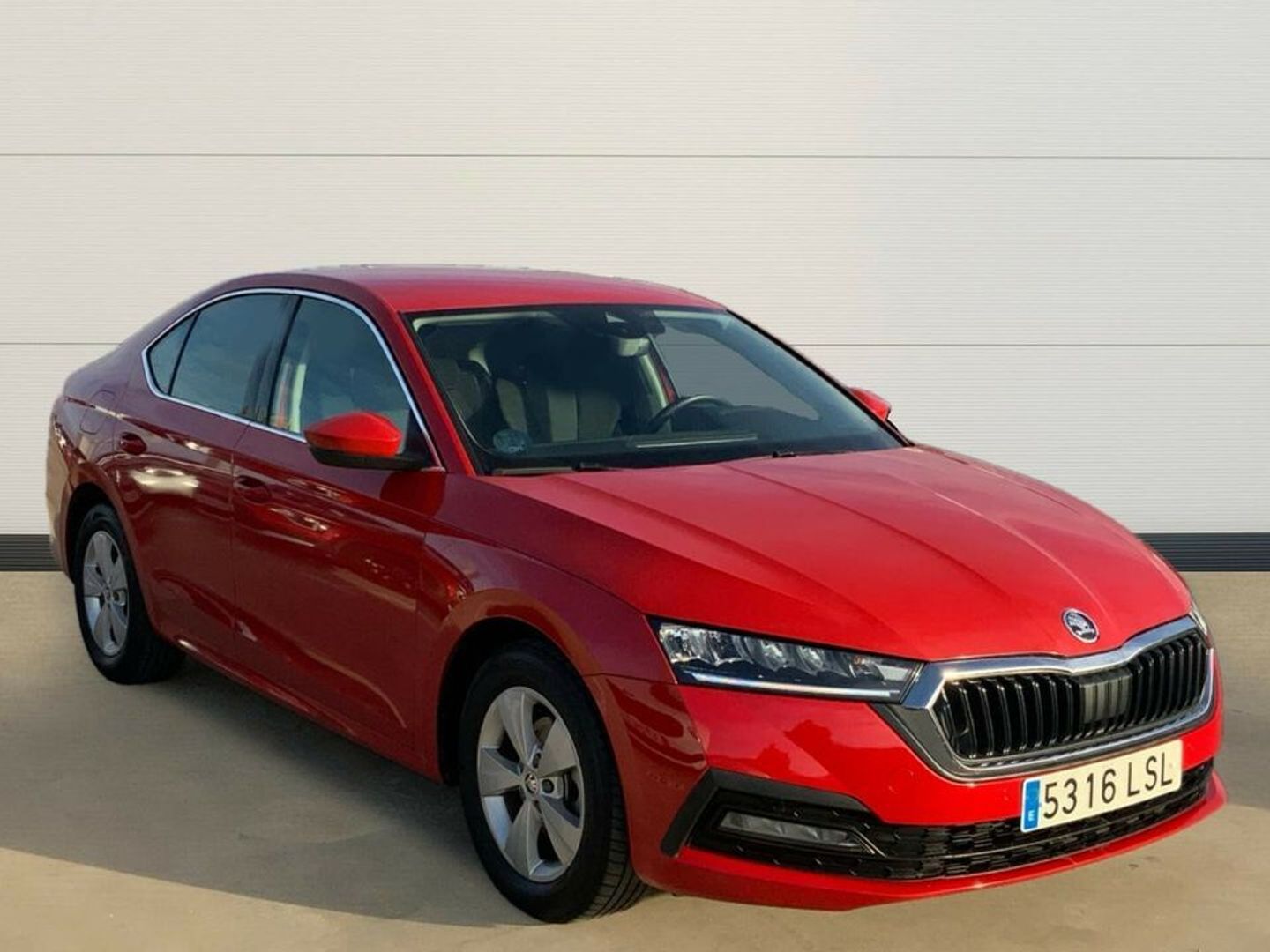 Skoda Octavia 1.5 TSI m-HEV Ambition Rojo Sedan