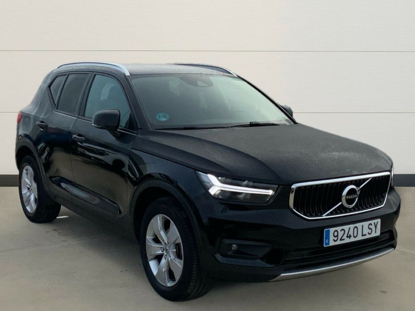 Volvo XC40 T2 Momentum Pro Auto 95 kW (129 CV) Negro SUV