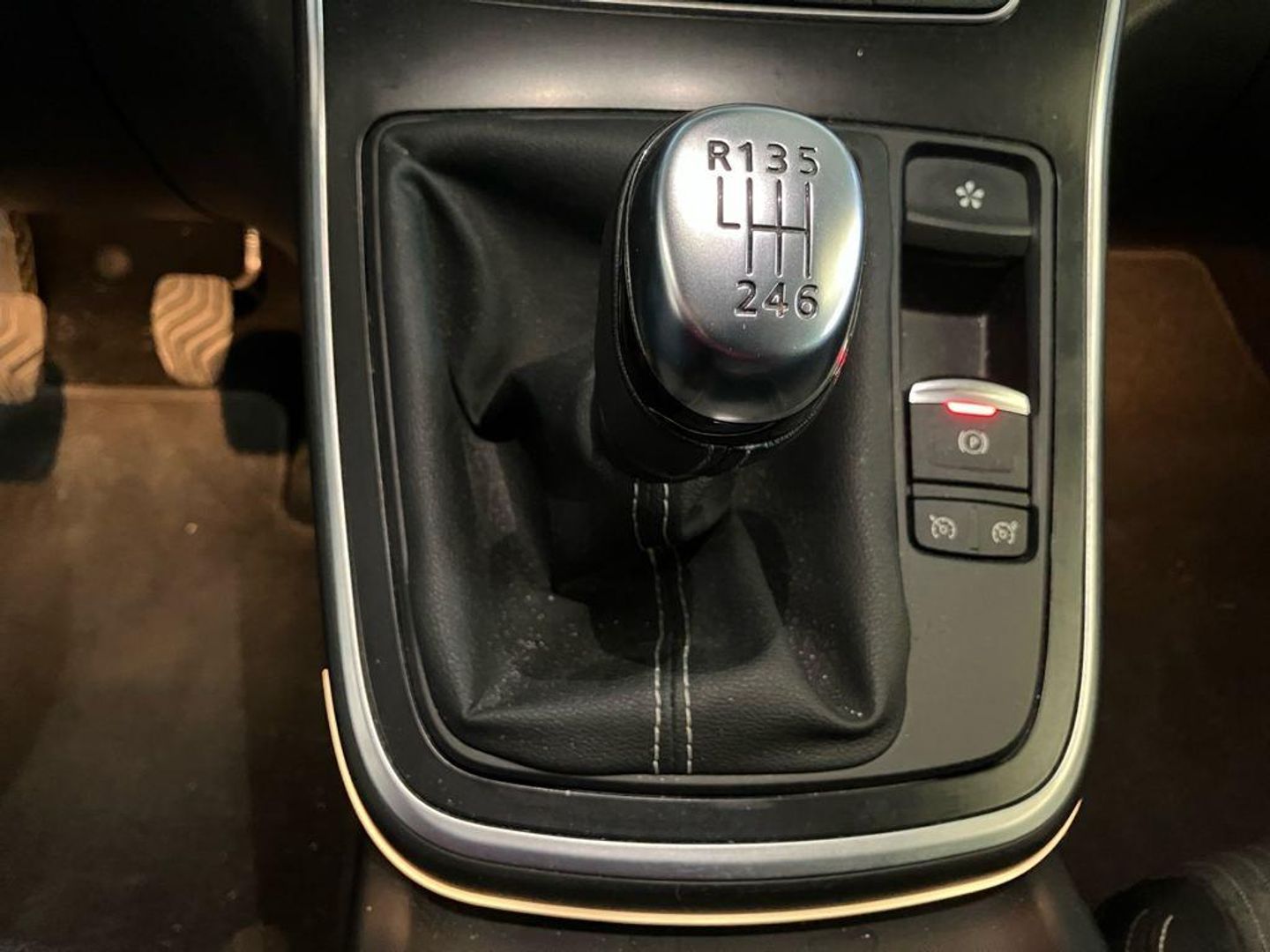 Renault Grand Scenic TCe 140 Zen