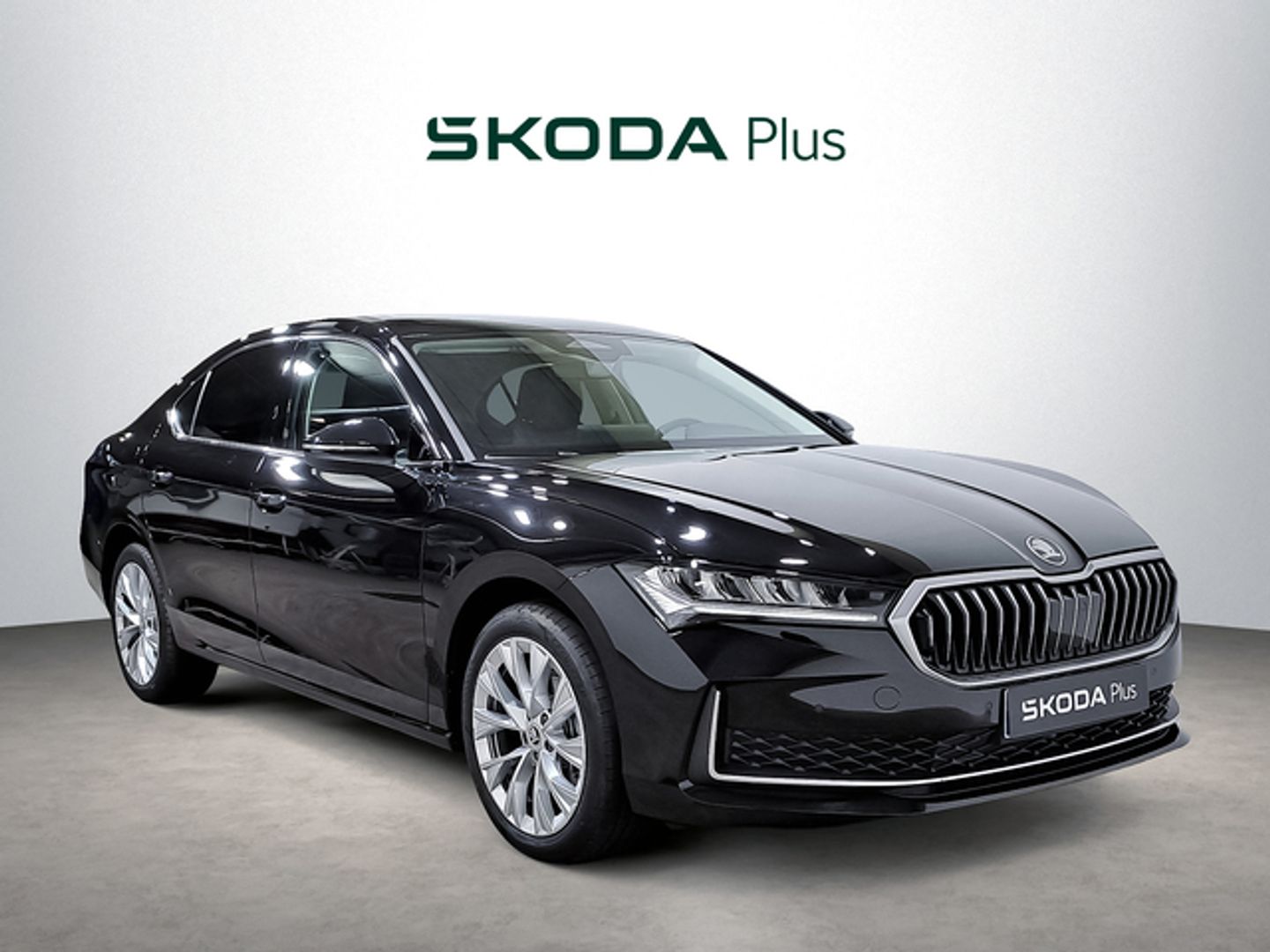 Skoda Superb 1.5 TSI m-HEV Selection Negro Sedan