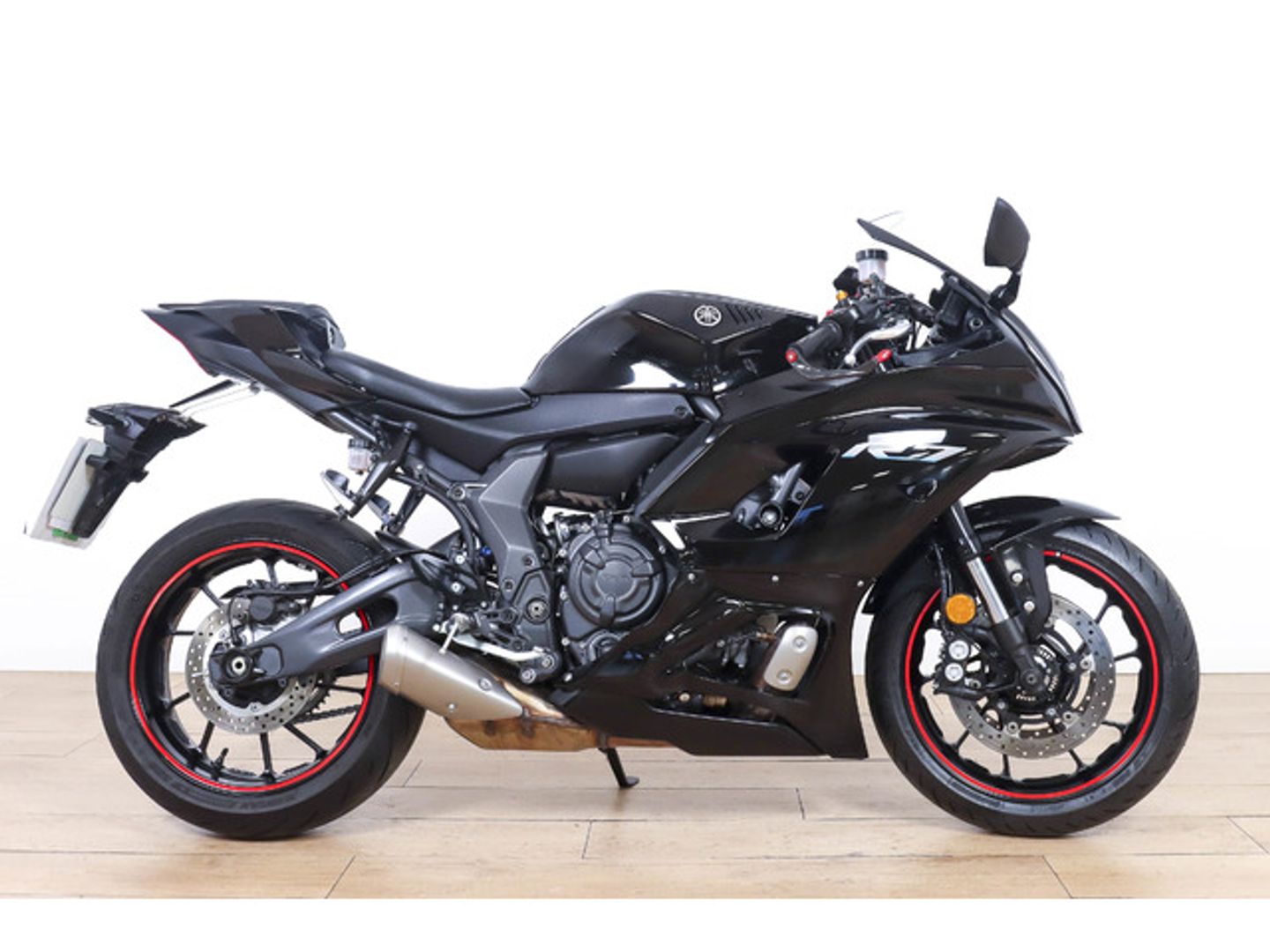 Yamaha R7