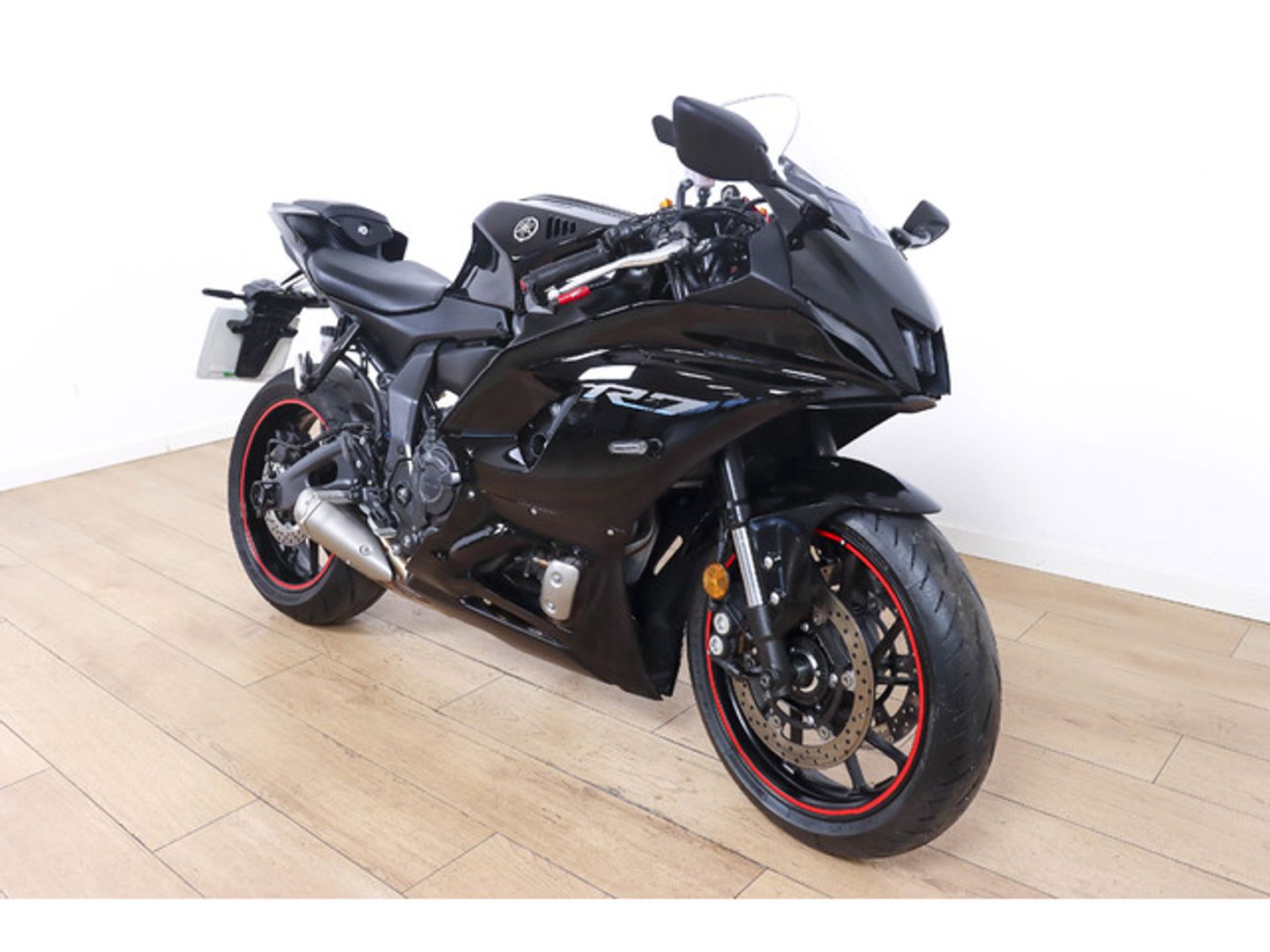 Yamaha R7