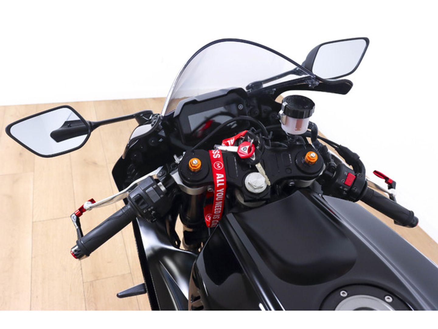 Yamaha R7