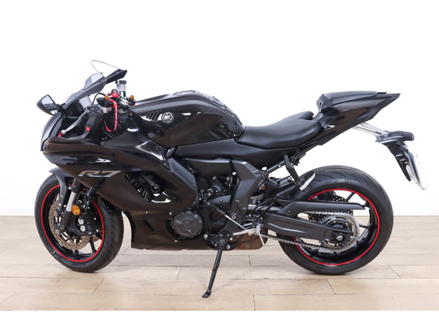 Yamaha R7