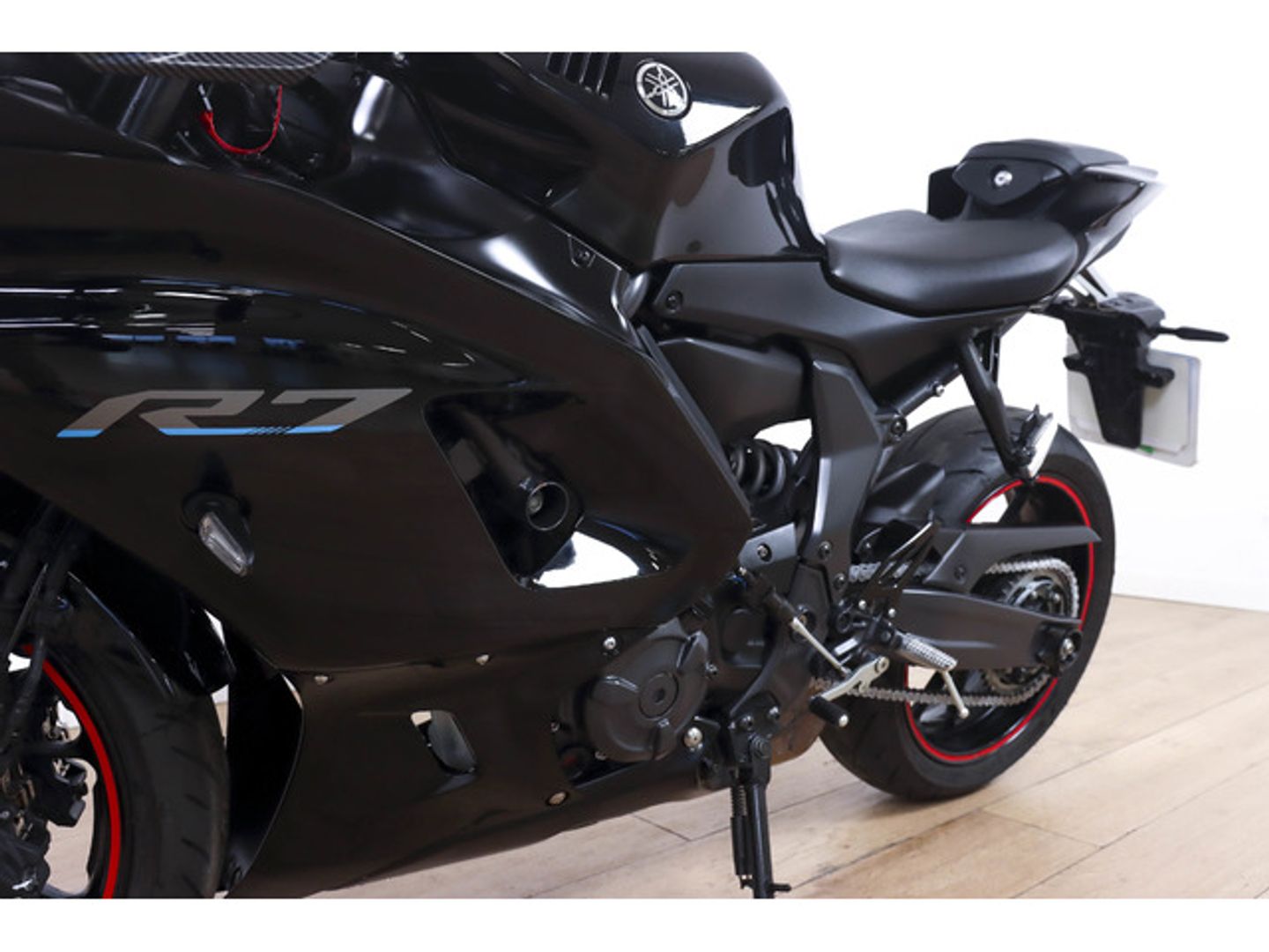 Yamaha R7