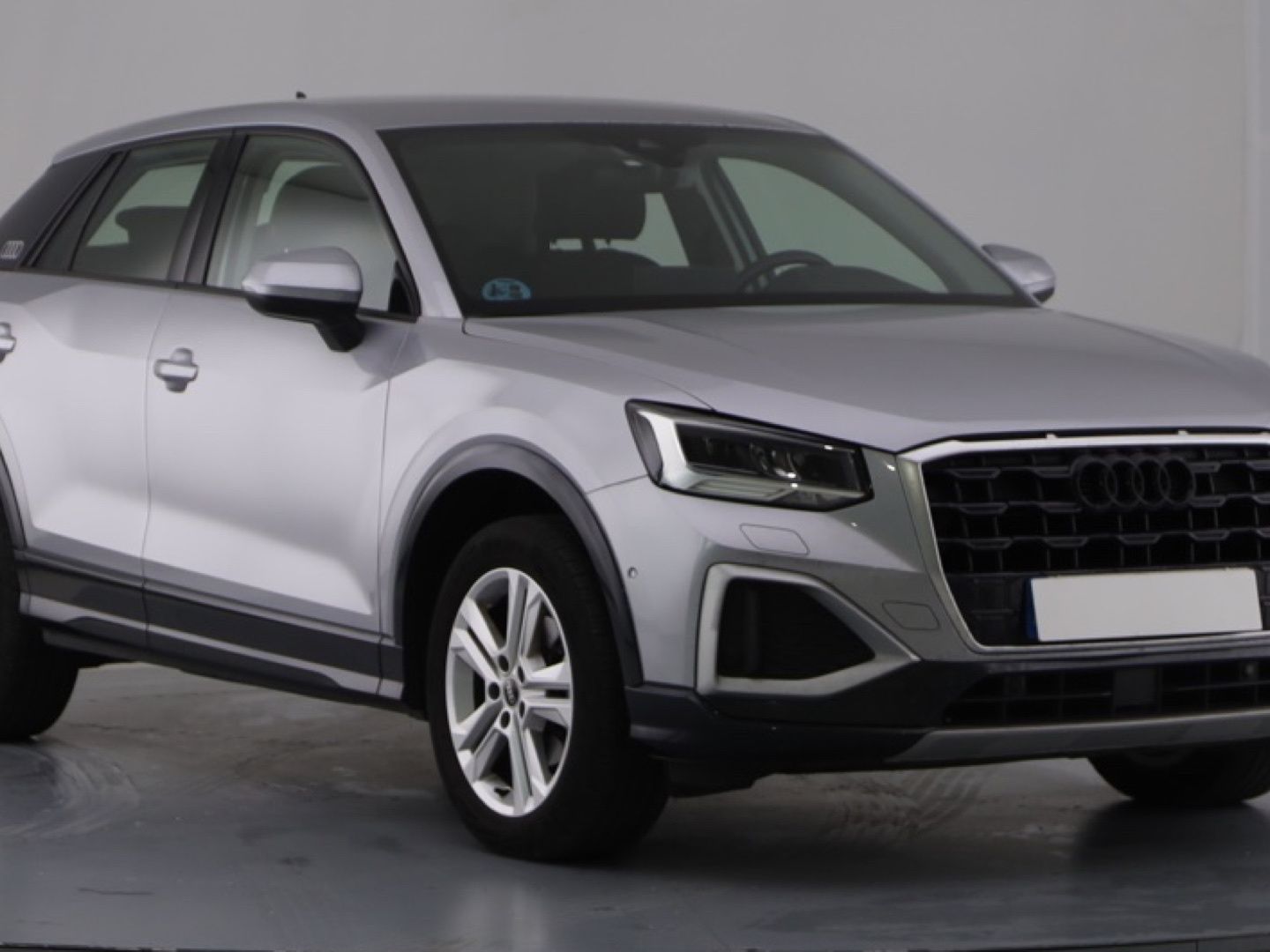 Audi Q2 30 TFSI Advanced Gris Plata SUV