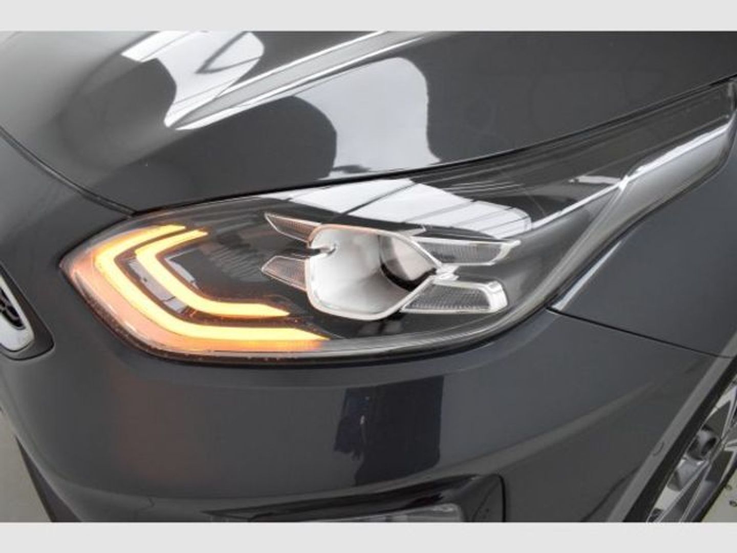 Kia Ceed Tourer 1.6 MHEV eMotion DCT 100 kW (136 CV)