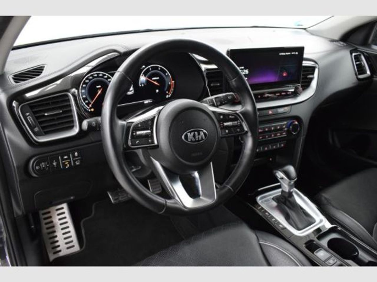 Kia Ceed Tourer 1.6 MHEV eMotion DCT 100 kW (136 CV)