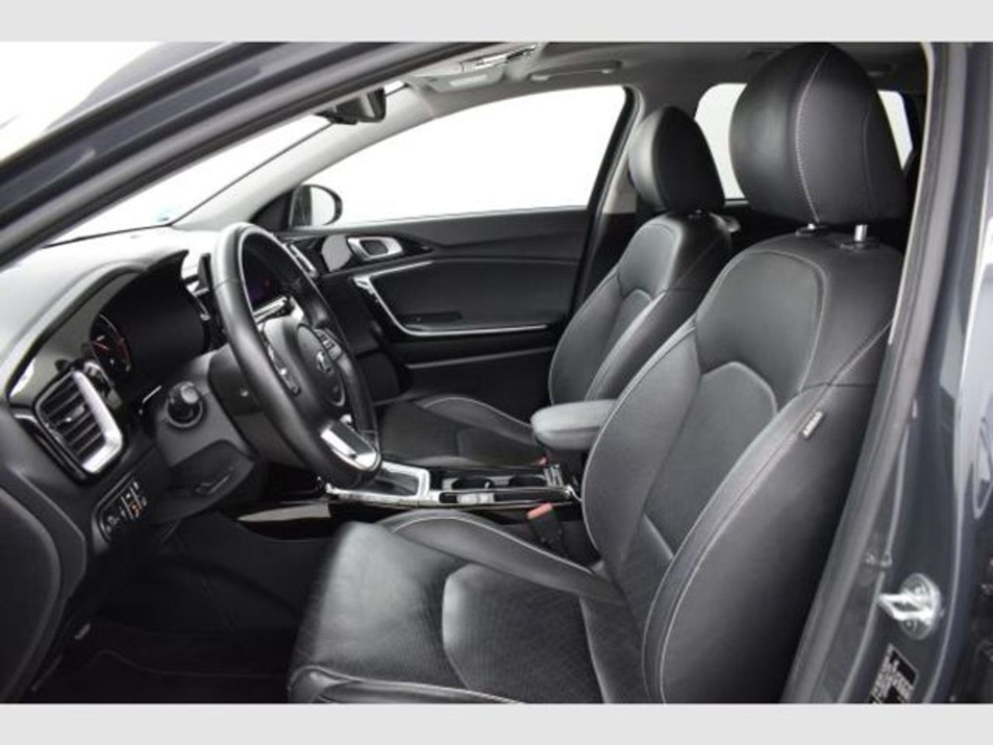 Kia Ceed Tourer 1.6 MHEV eMotion DCT 100 kW (136 CV)