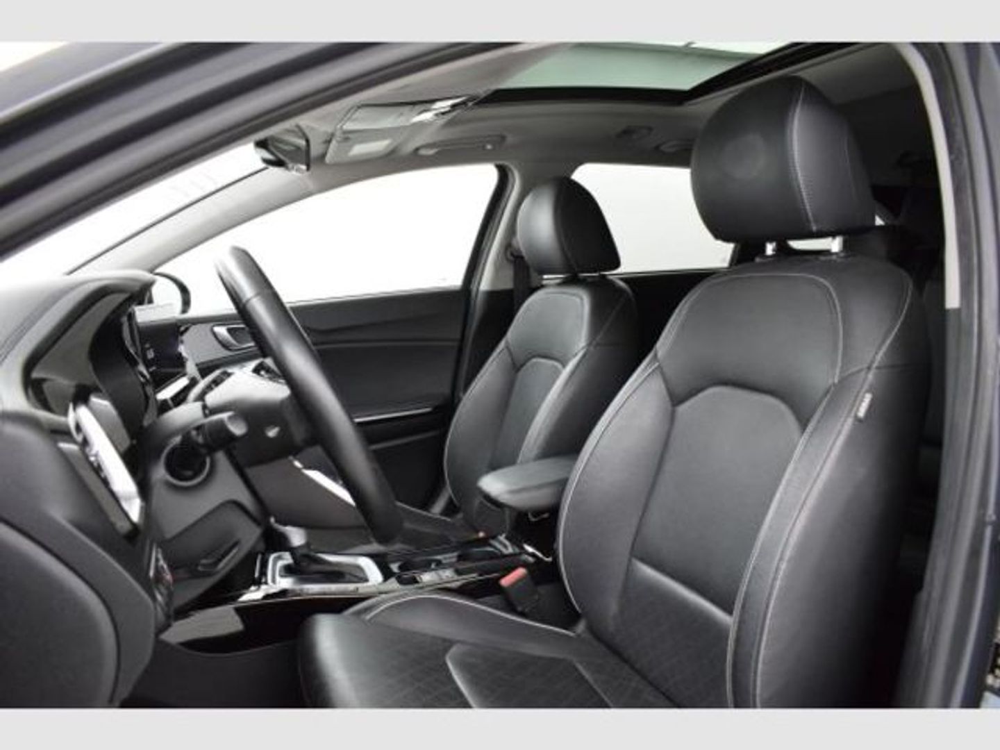 Kia Ceed Tourer 1.6 MHEV eMotion DCT 100 kW (136 CV)