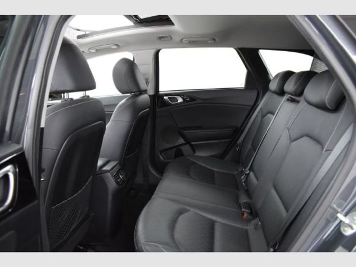 Kia Ceed Tourer 1.6 MHEV eMotion DCT 100 kW (136 CV)
