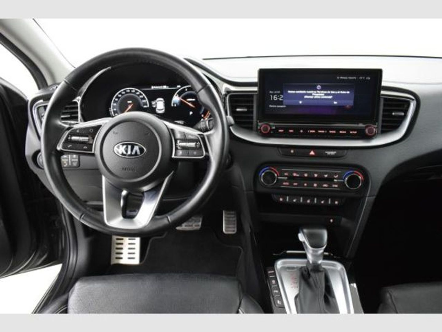 Kia Ceed Tourer 1.6 MHEV eMotion DCT 100 kW (136 CV)