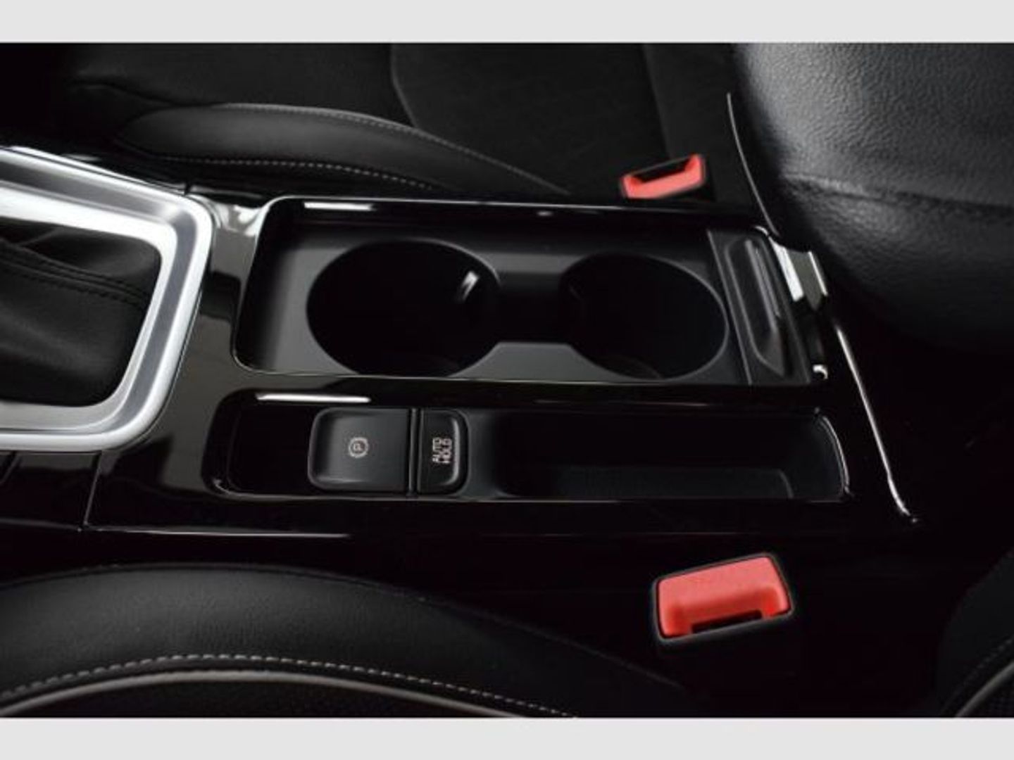 Kia Ceed Tourer 1.6 MHEV eMotion DCT 100 kW (136 CV)