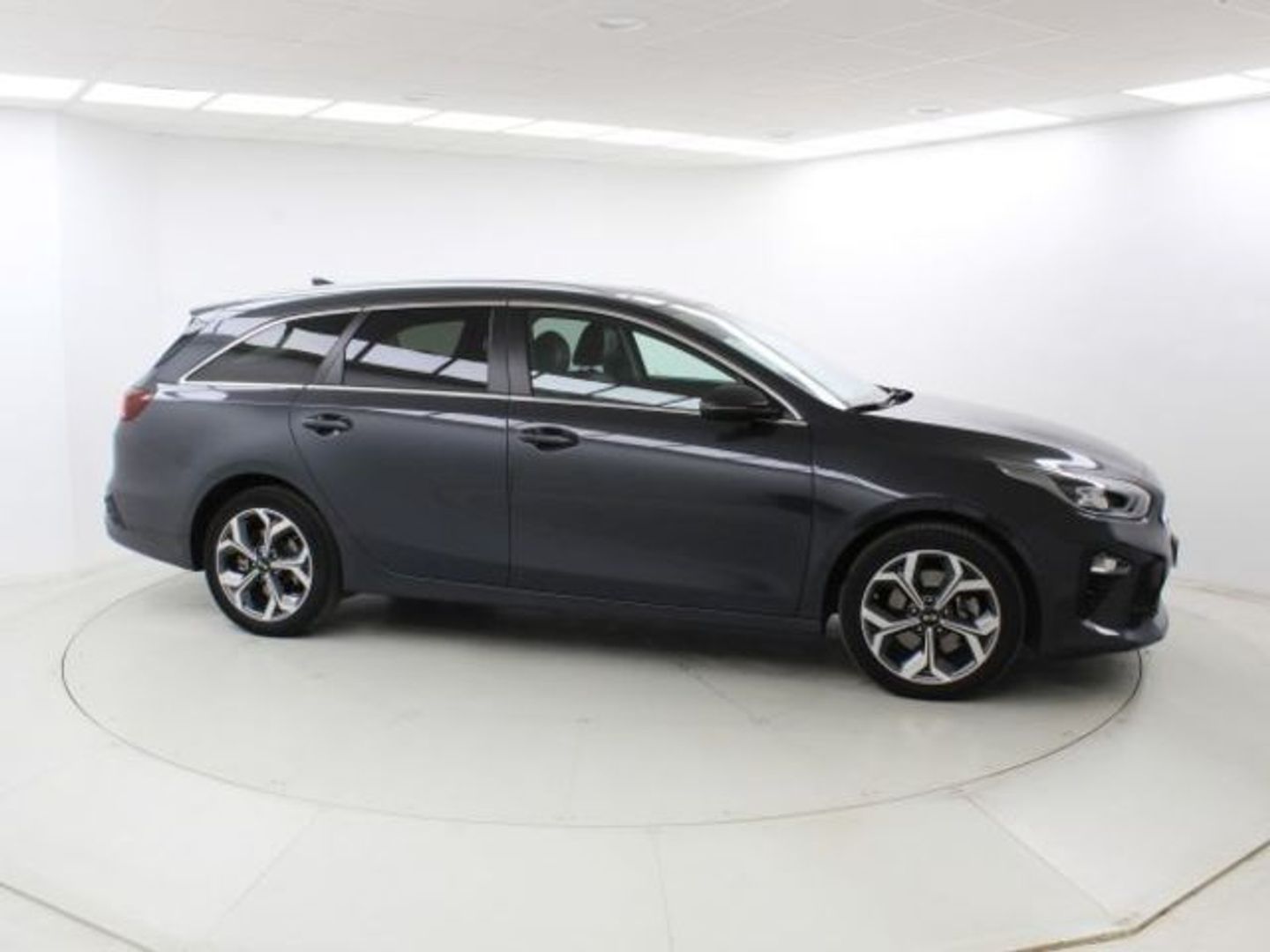 Kia Ceed Tourer 1.6 MHEV eMotion DCT 100 kW (136 CV)