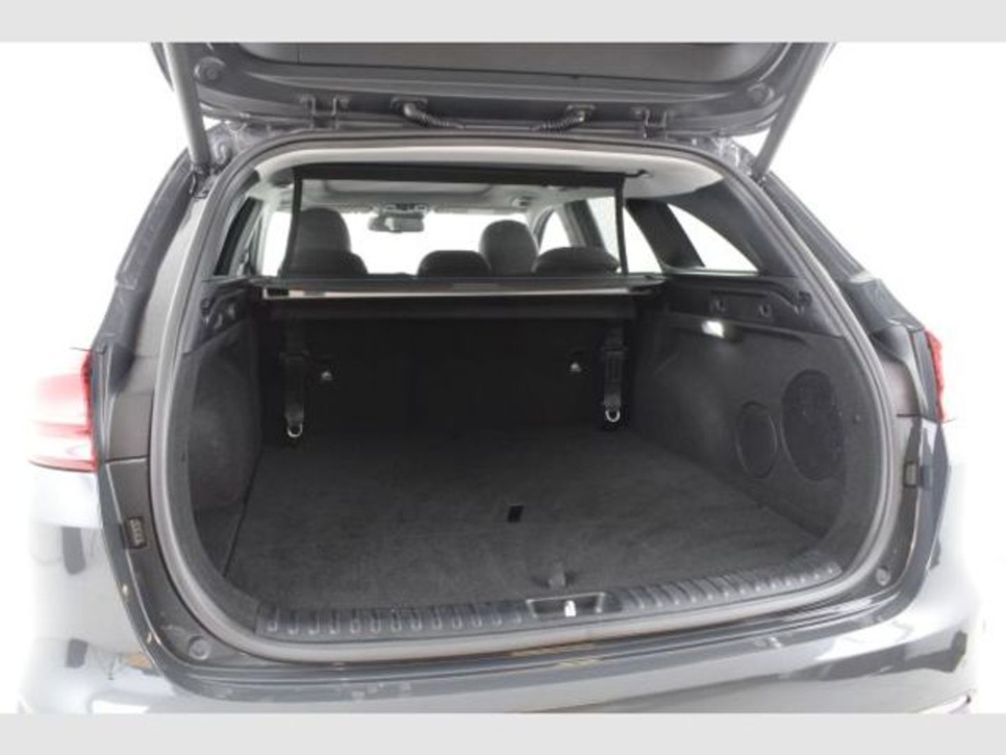 Kia Ceed Tourer 1.6 MHEV eMotion DCT 100 kW (136 CV)
