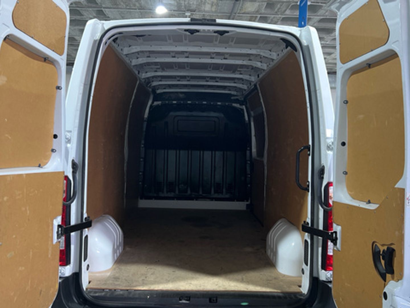 Renault Master Furgon L3H2 3500 Energy Blue dCi 110 kW (150 CV)