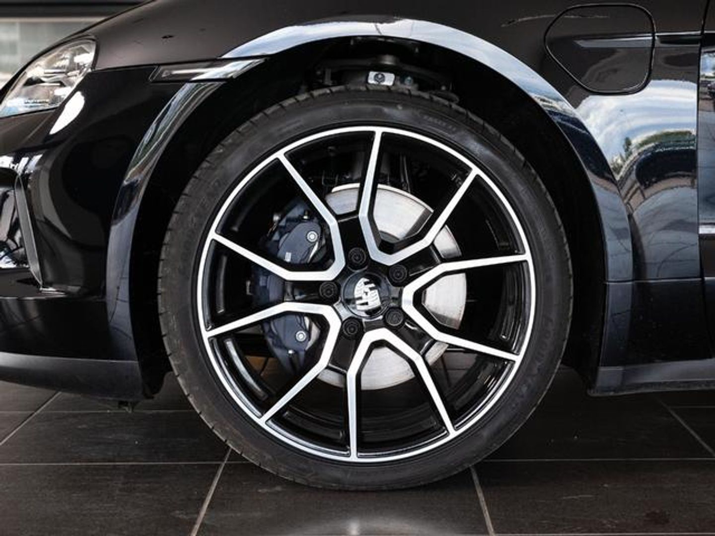 Porsche Taycan 300 kW (408 CV)