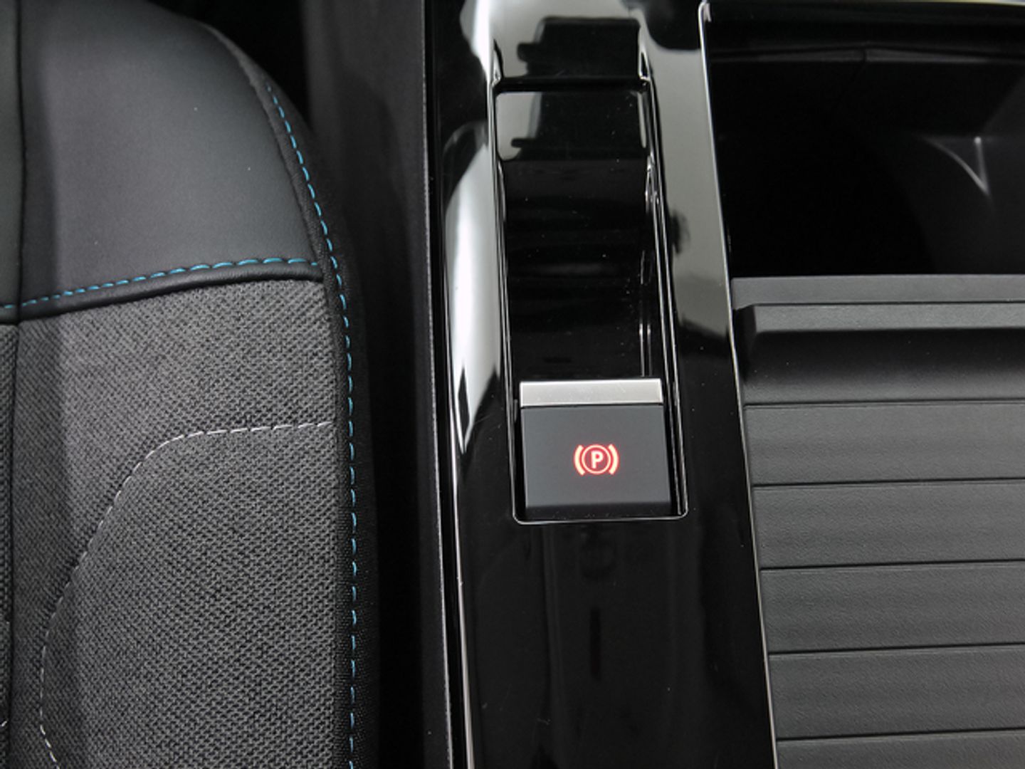 Citroen C4 PureTech 130 S&S Plus 96 kW (131 CV)