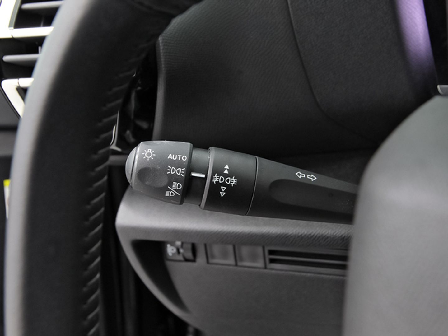 Citroen C4 PureTech 130 S&S Plus 96 kW (131 CV)