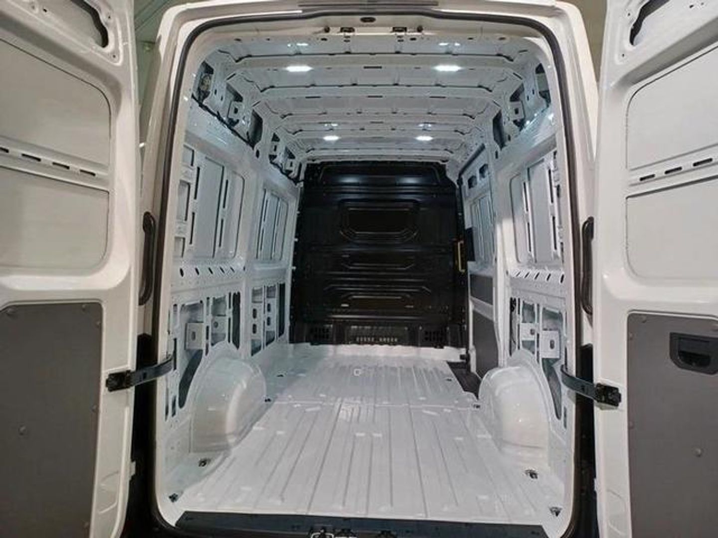Volkswagen Crafter Furgon Batalla Media TN 2.0 TDI 103 kW (140 CV) 3.500
